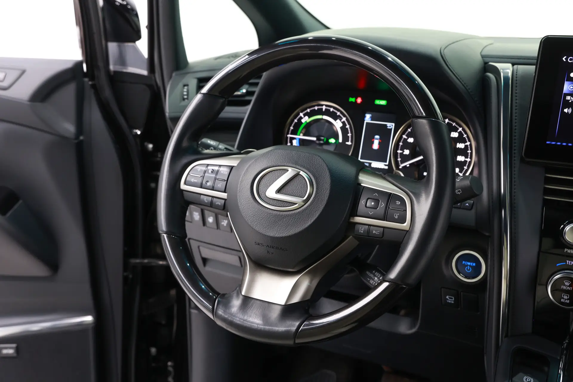 Lexus LM 300h, 2022 11