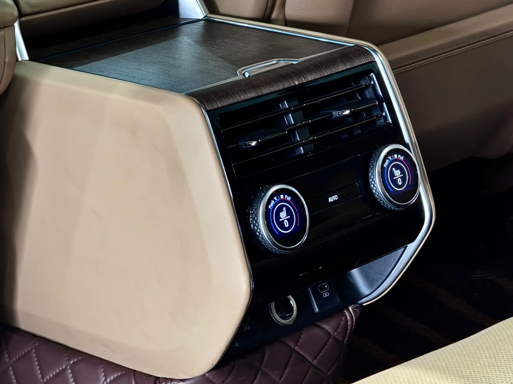 Land Rover Range Rover, 2023 24