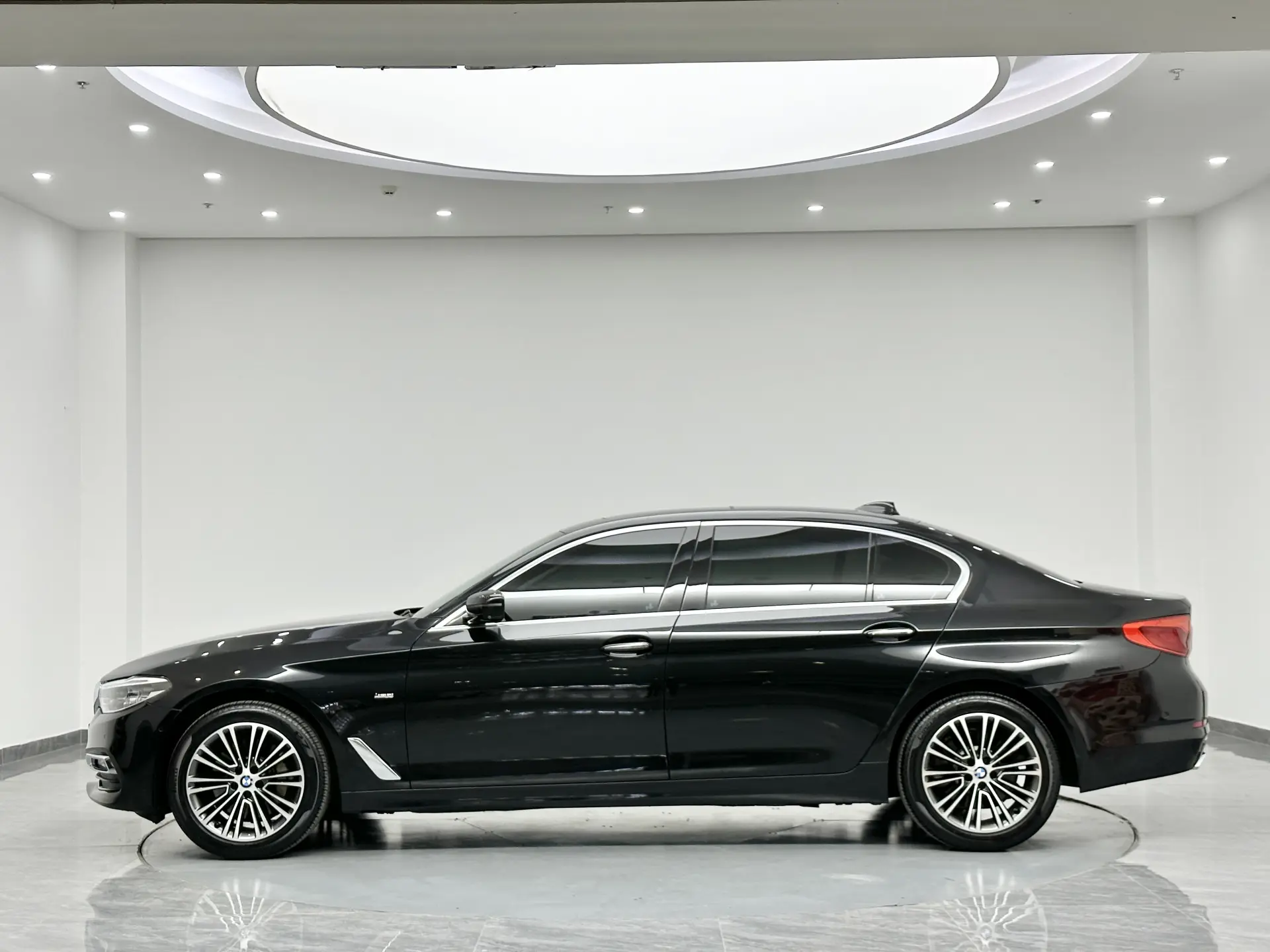 BMW 530Li, 2018 13