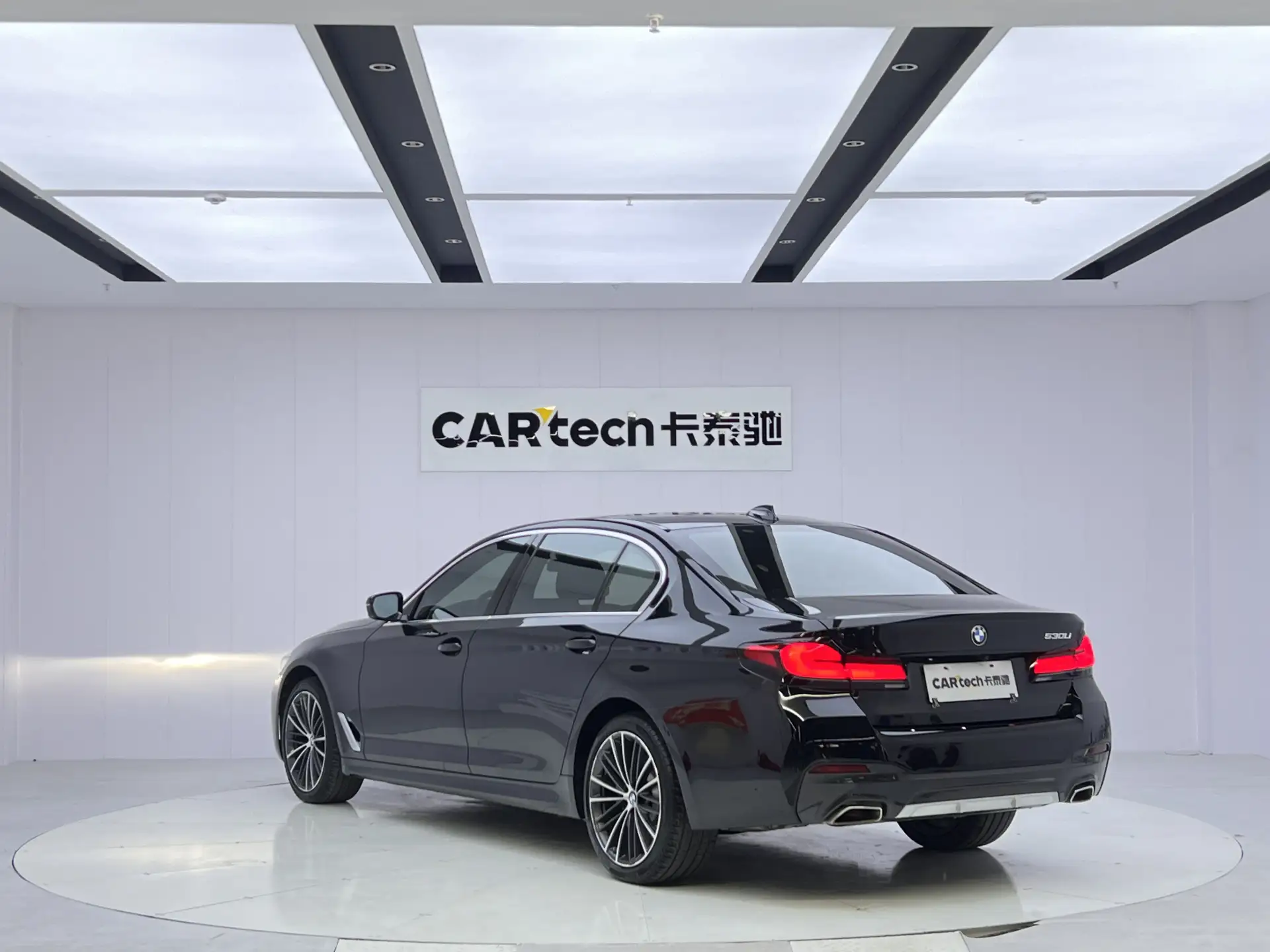BMW 530Li, 2022 7