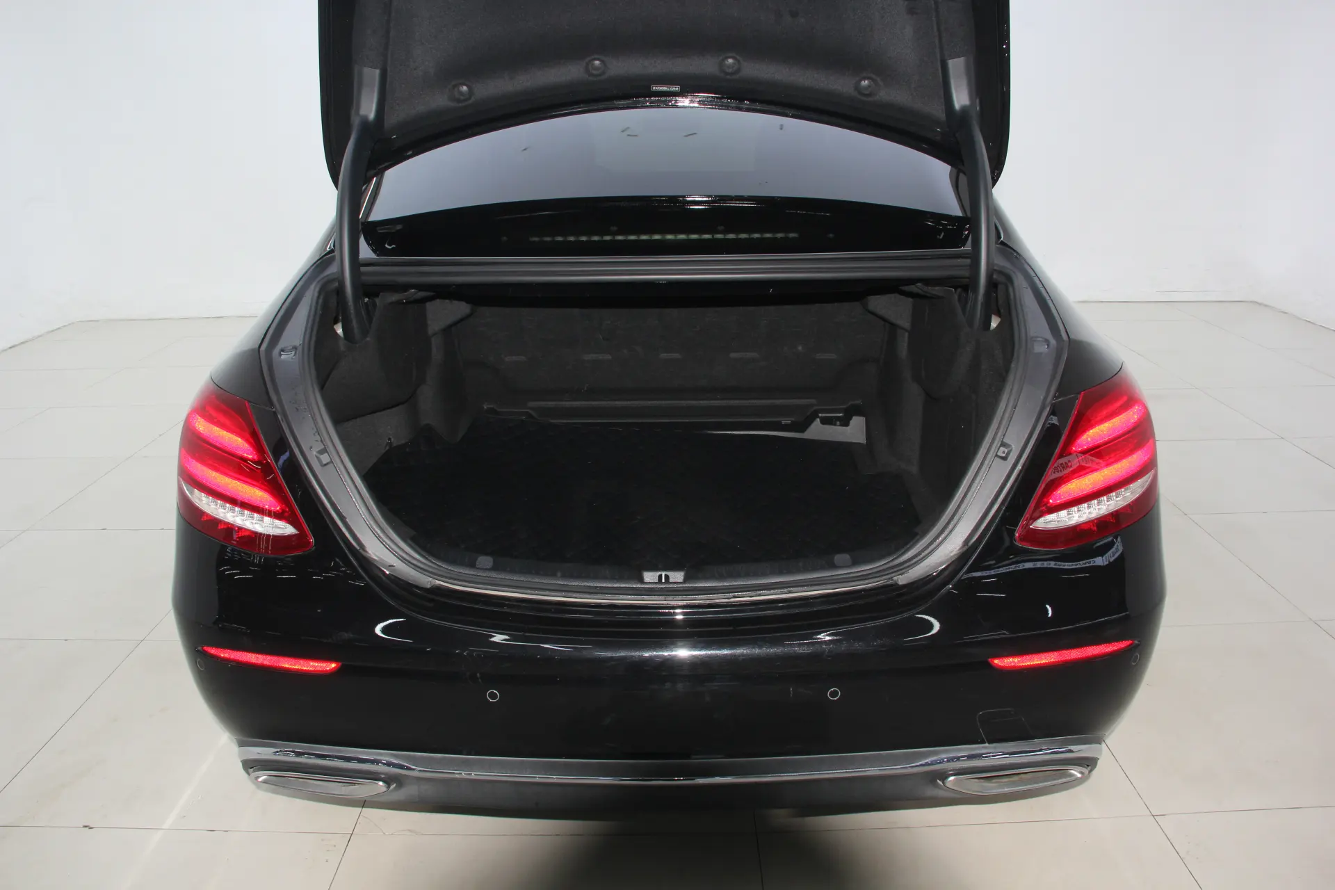 Mercedes-Benz E 300 L, 2020 10