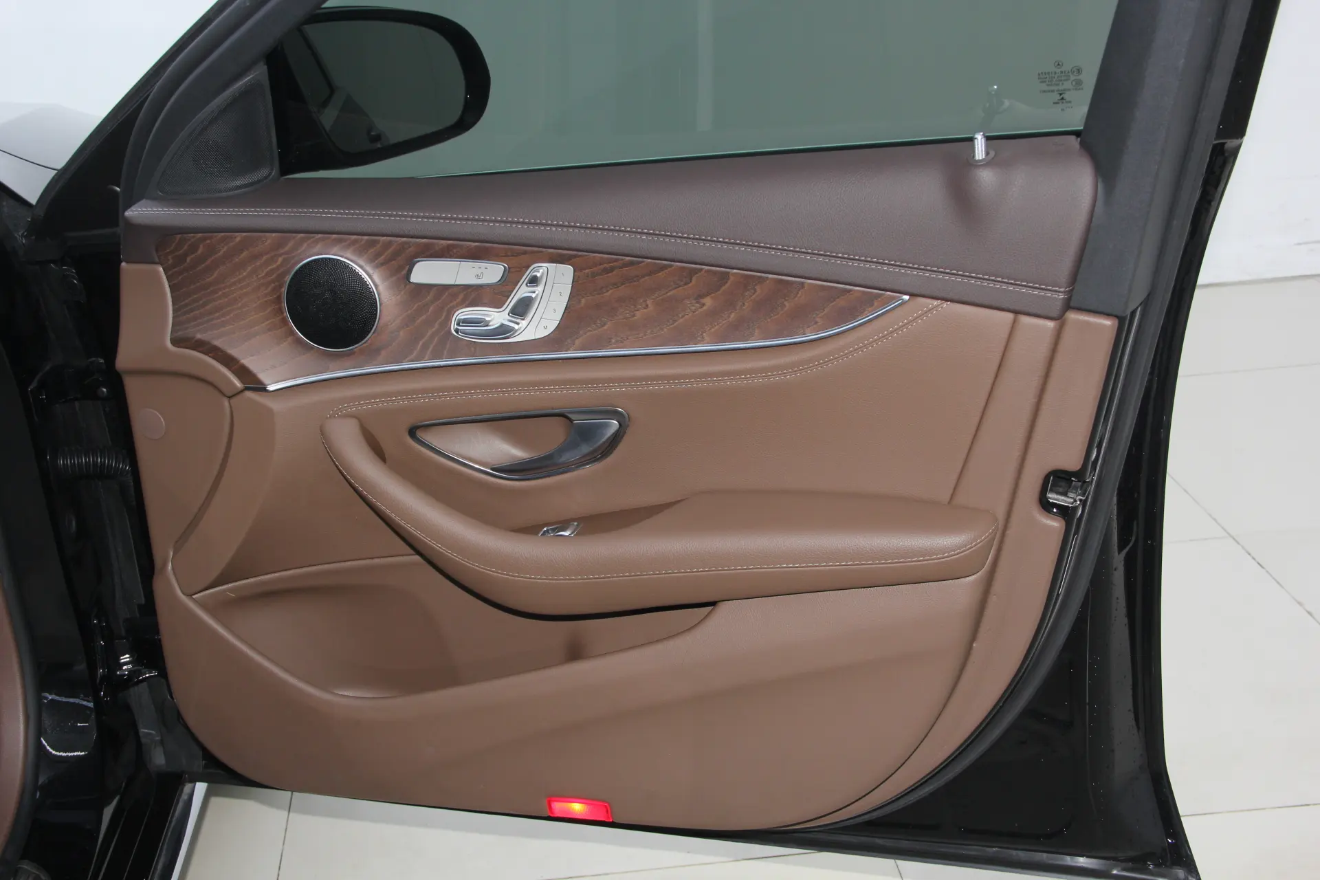 Mercedes-Benz E 300 L, 2020 31