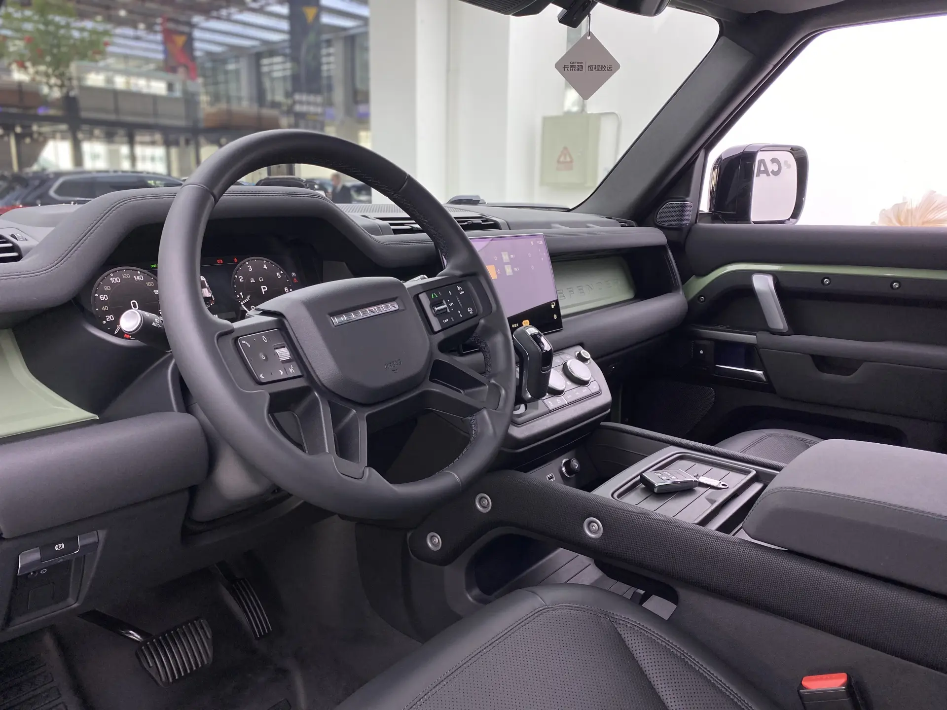Land Rover Defender, 2023 6