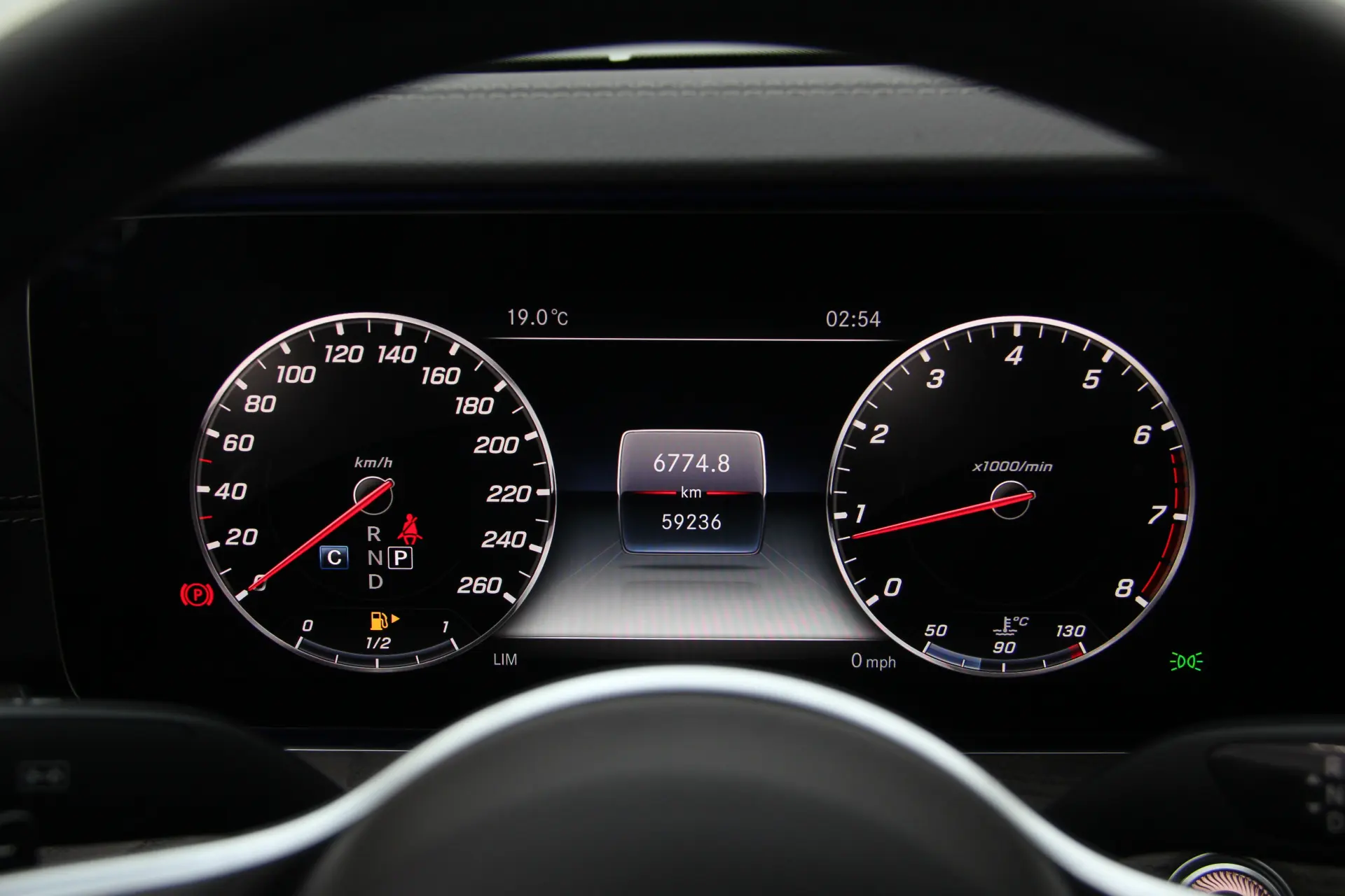 Mercedes-Benz E 300 L, 2020 16