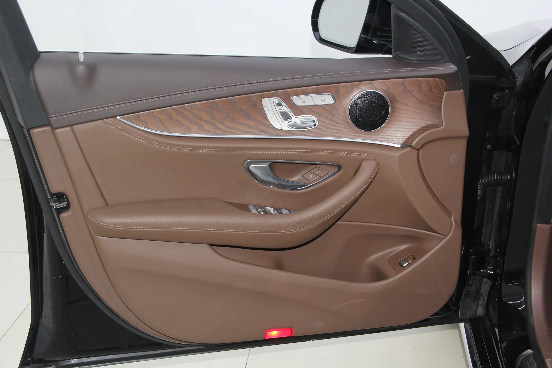 Mercedes-Benz E 300 L, 2020 17