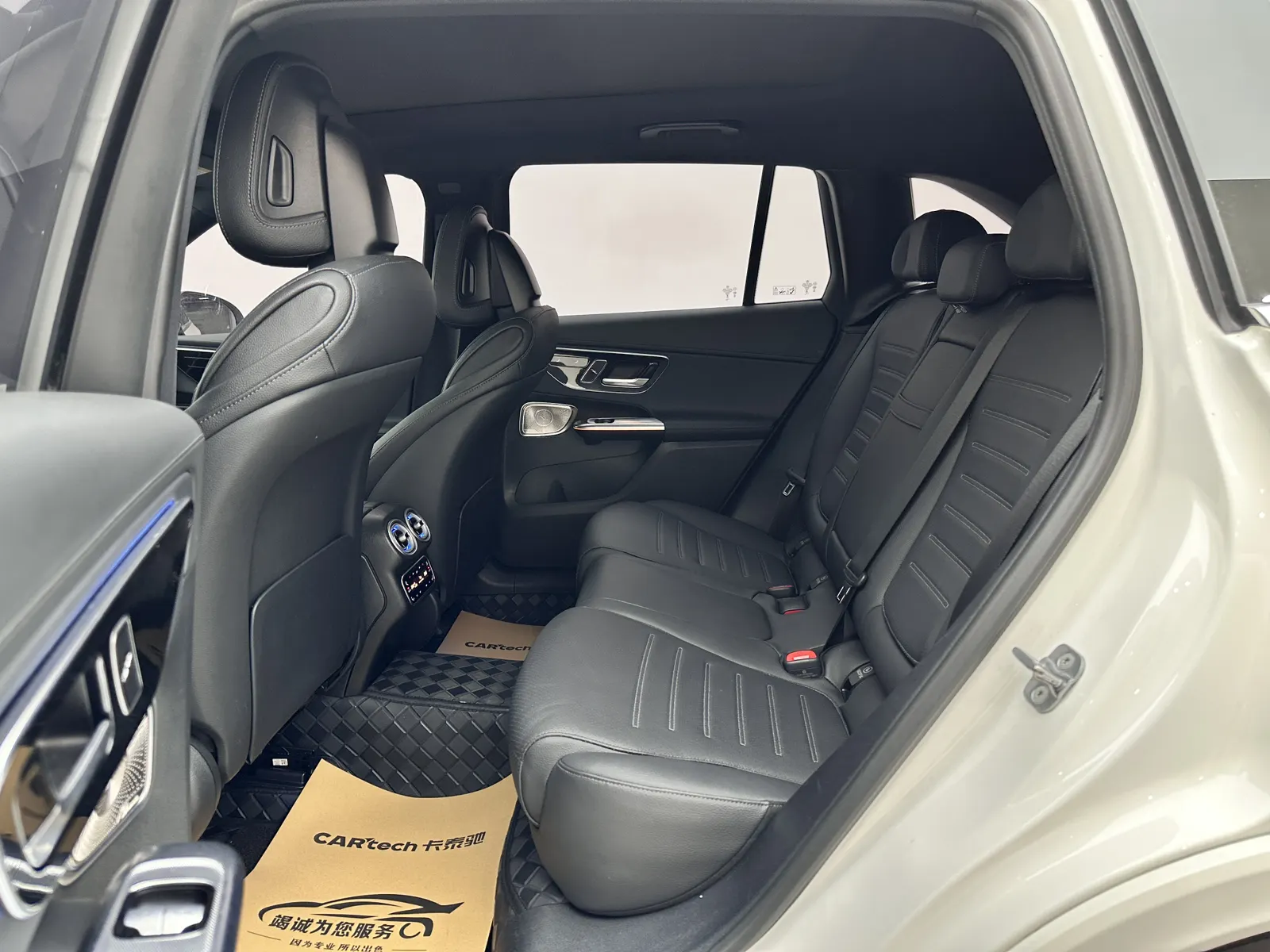 Mercedes-Benz GLC 300 L, 2023 9