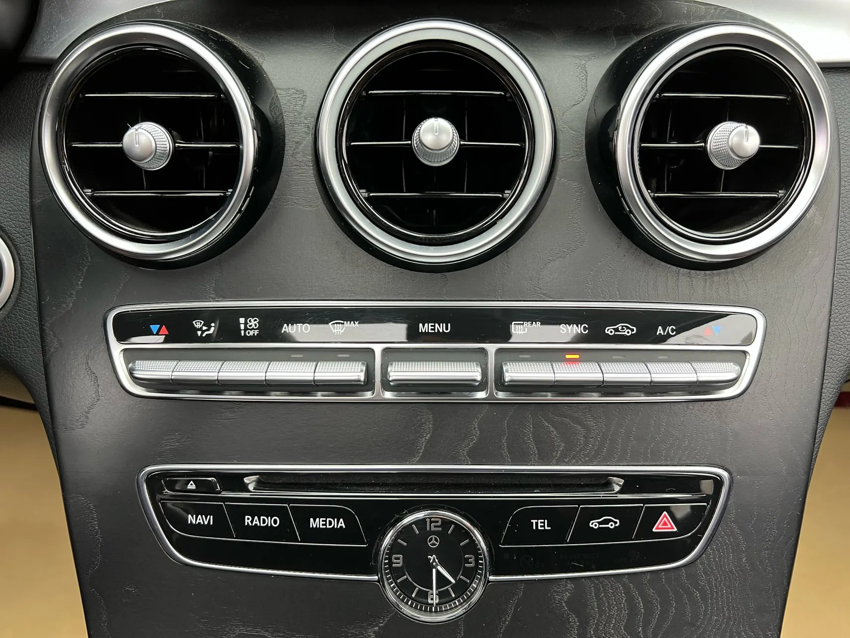 Mercedes-Benz C 200 L, 2017 33