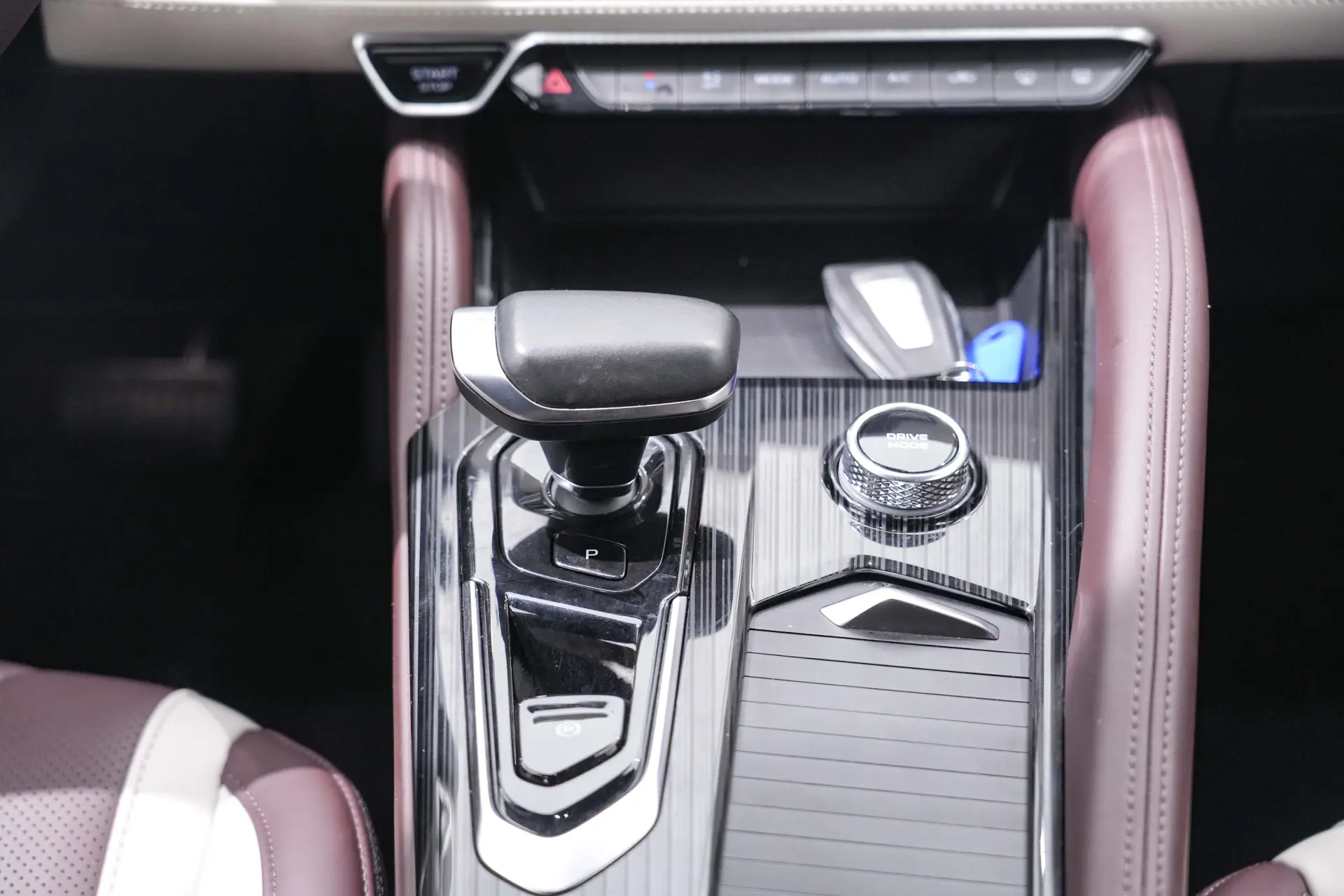 Geely Xingyue L, 2023 23