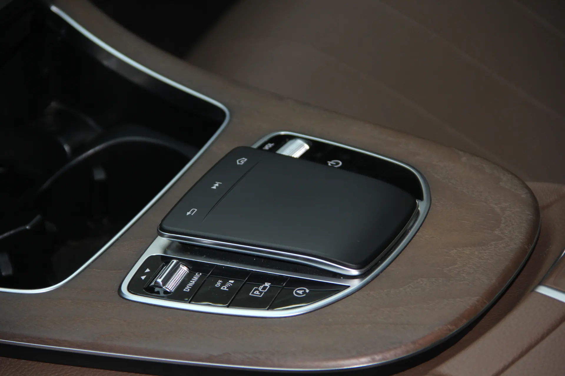 Mercedes-Benz E 300 L, 2020 23