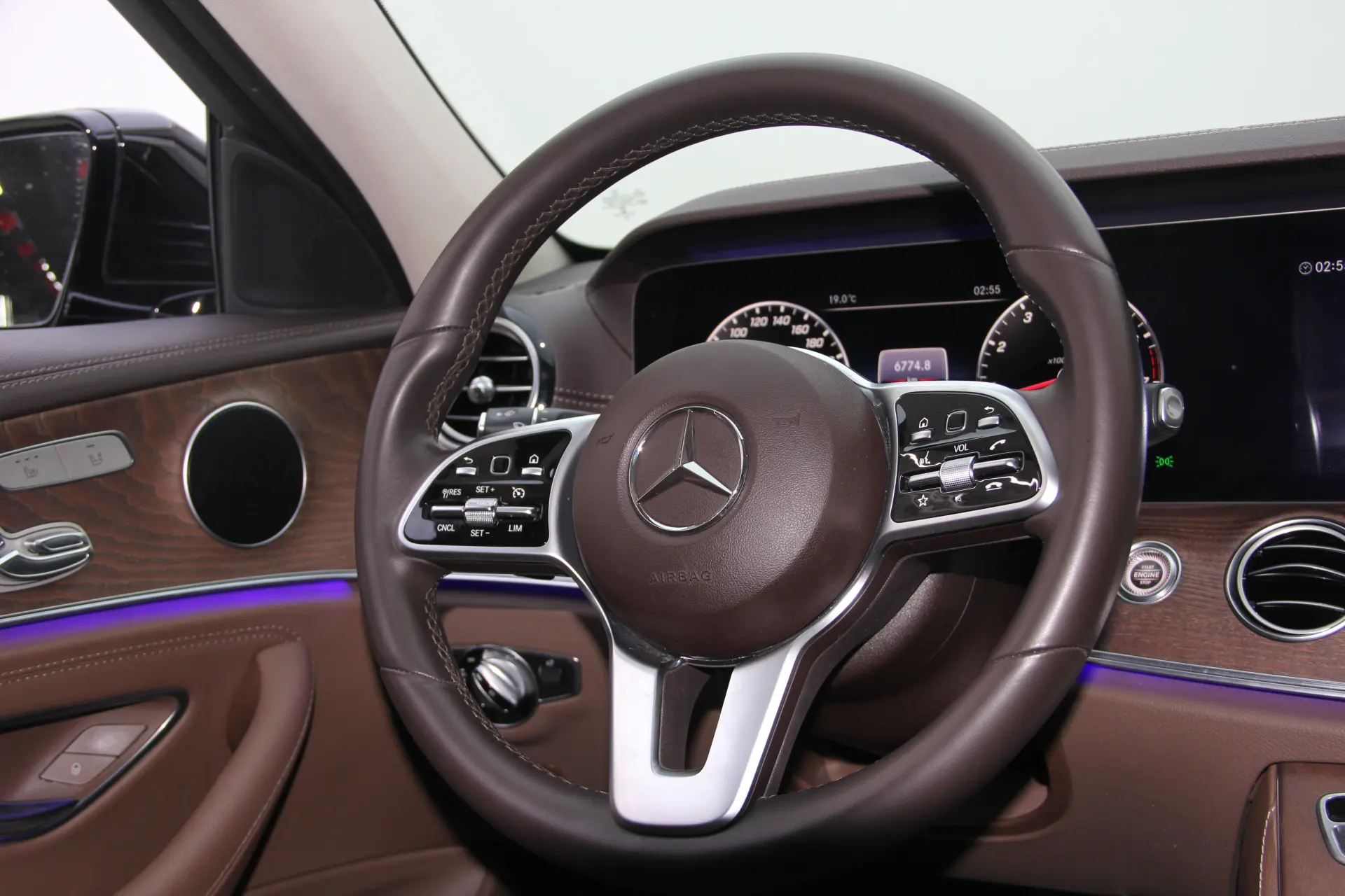 Mercedes-Benz E 300 L, 2020 15