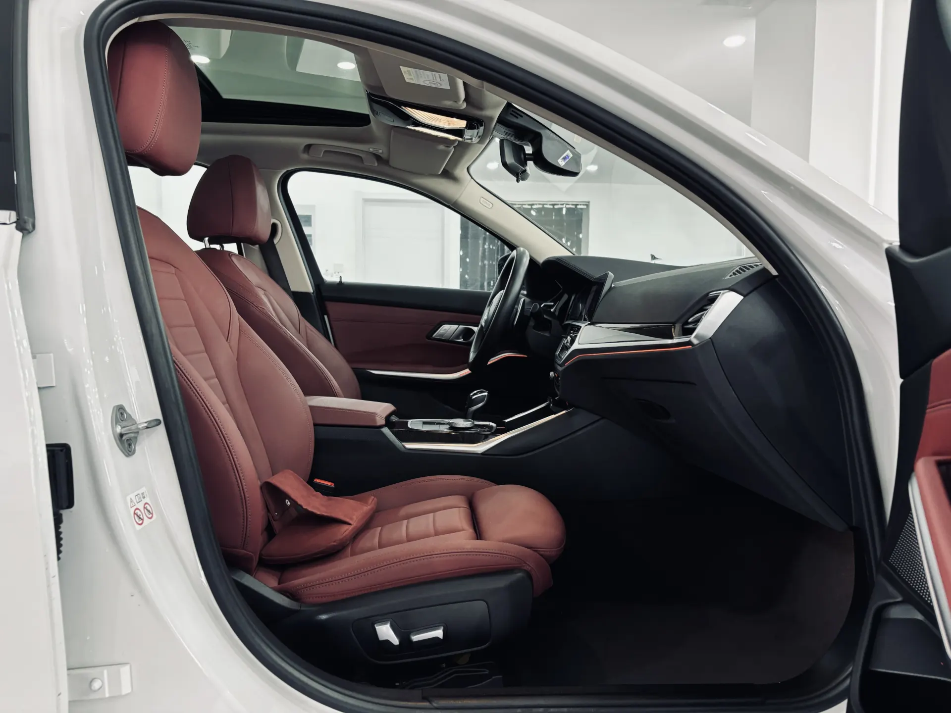 BMW 325Li, 2021 14