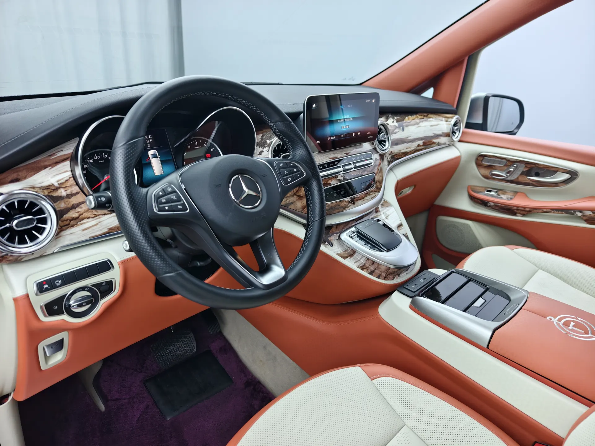 Mercedes-Benz V, 2022 9