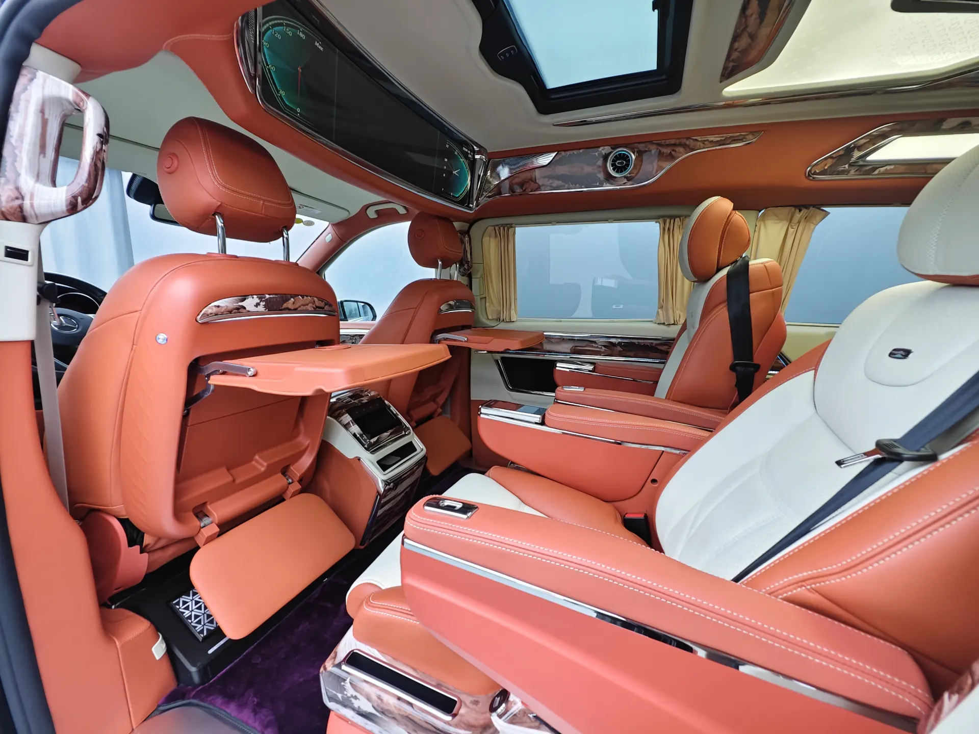 Mercedes-Benz V, 2022 23