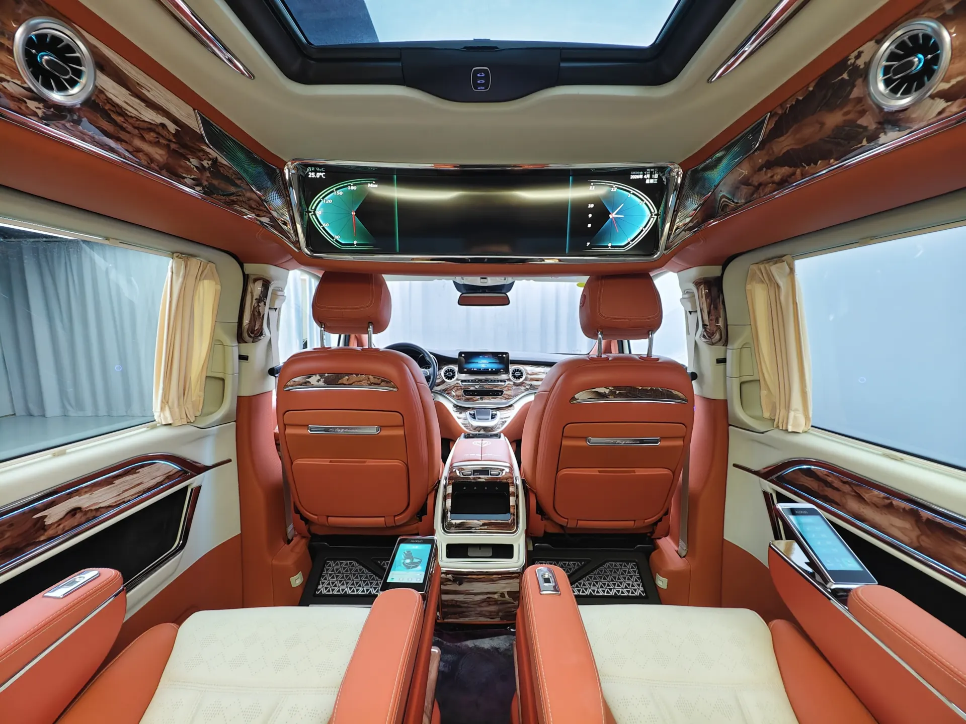 Mercedes-Benz V, 2022 25