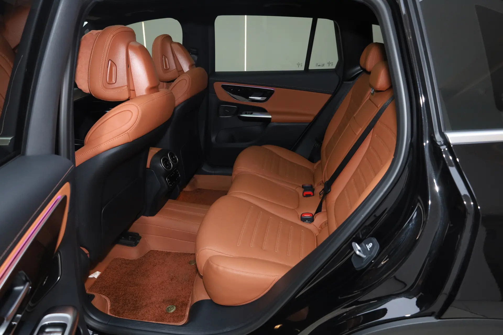 Mercedes-Benz GLC 260 L, 2025 25
