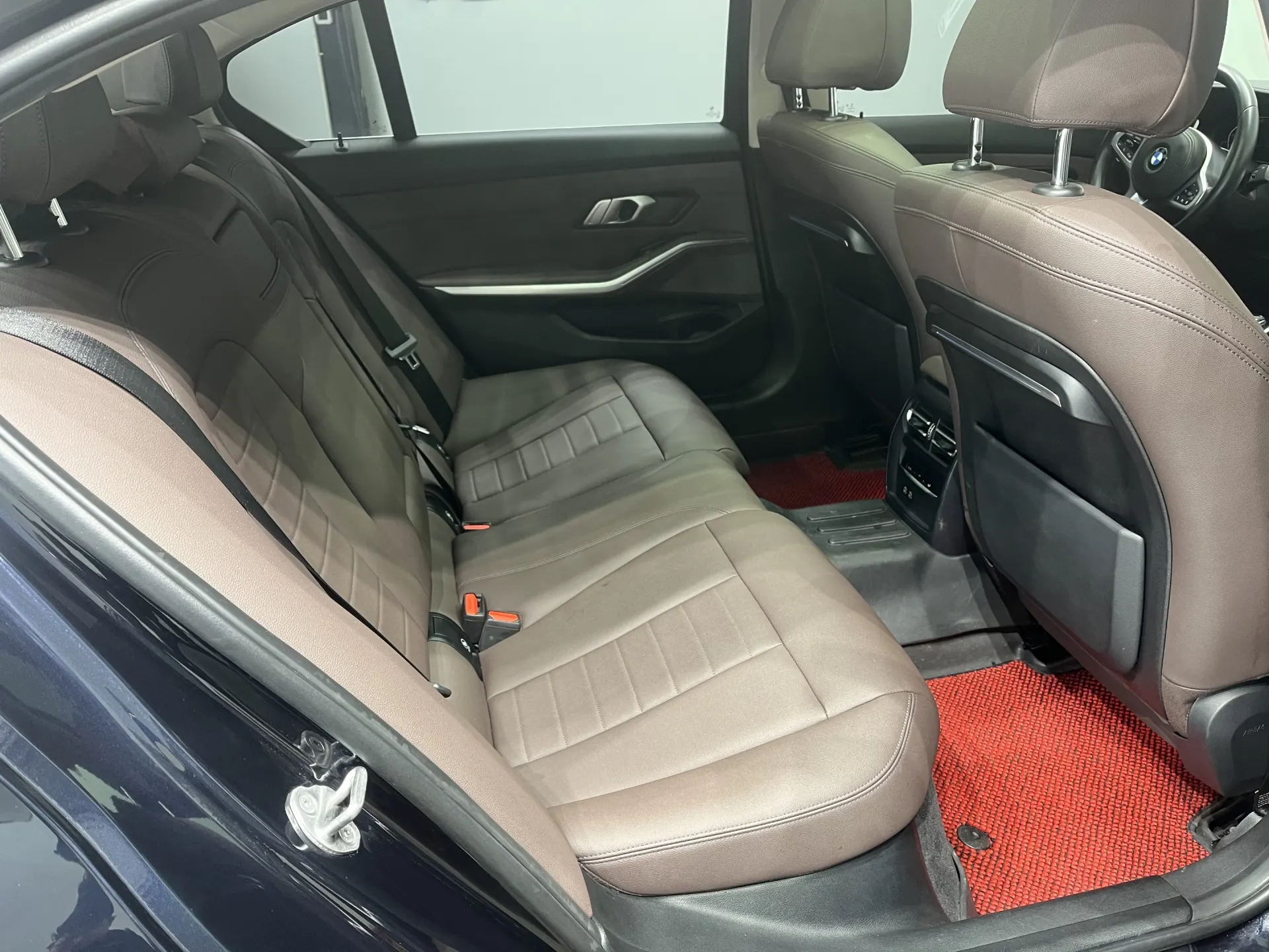 BMW 325Li, 2021 14