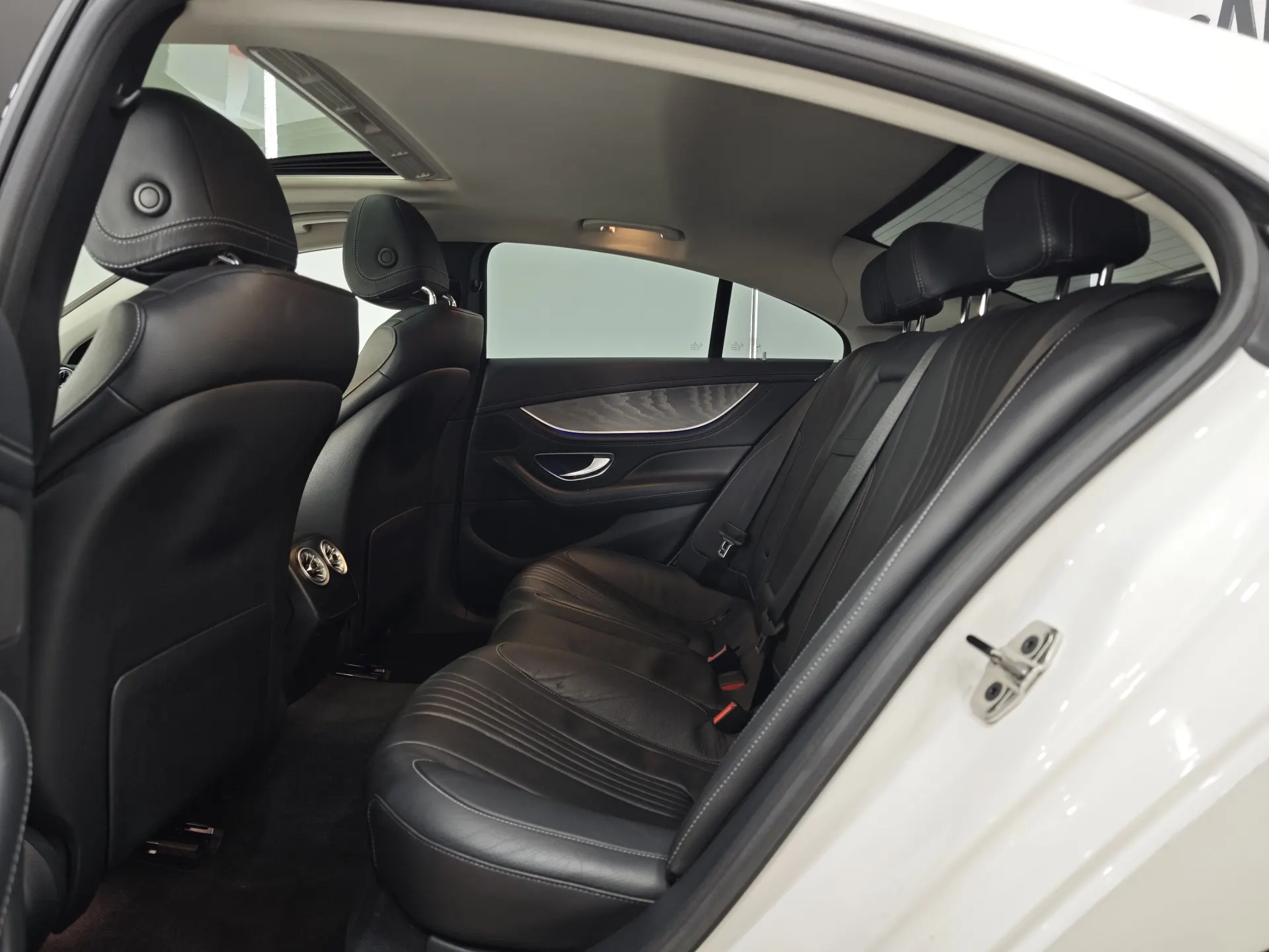 Mercedes-Benz CLS 300, 2019 16