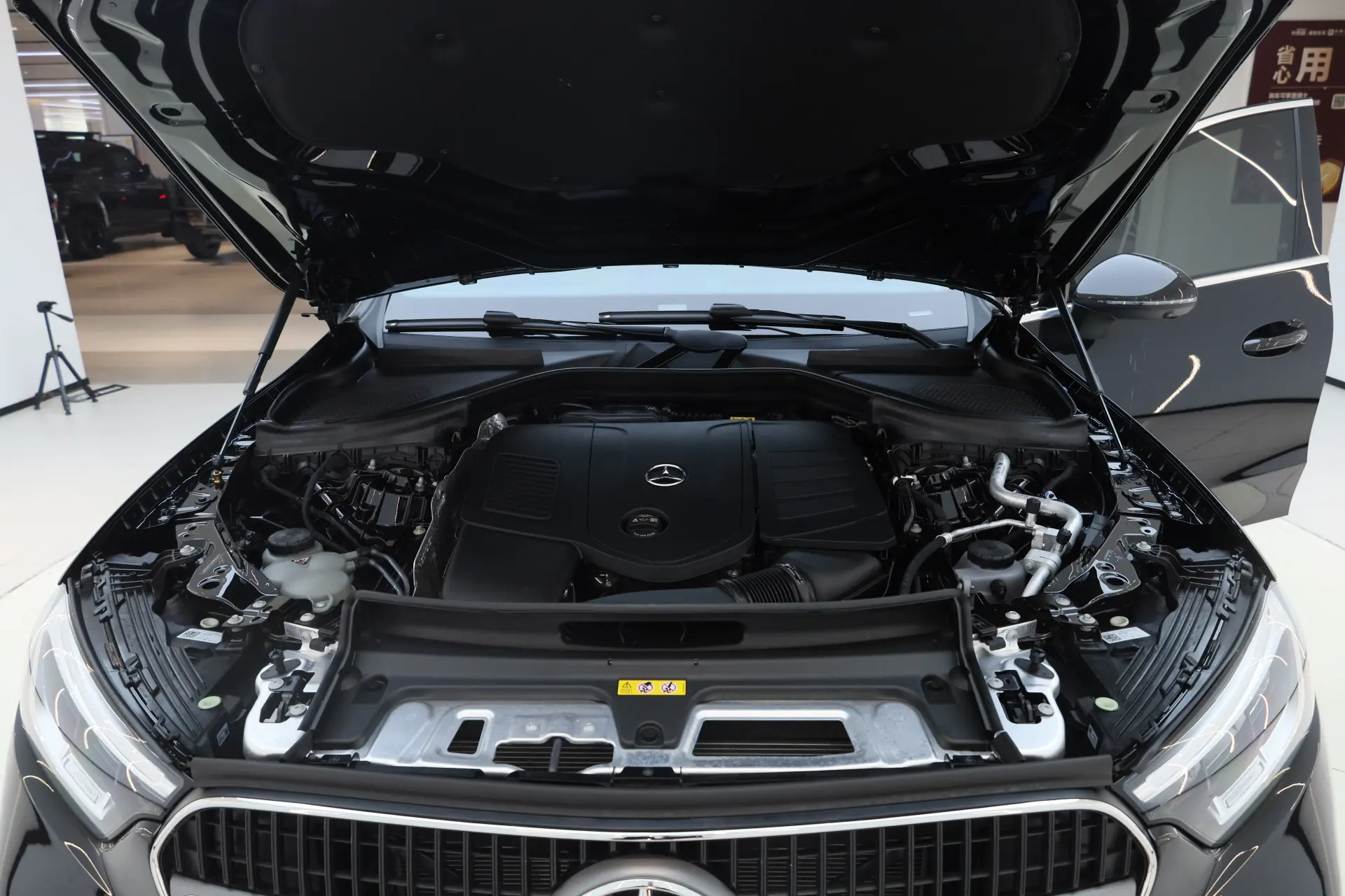 Mercedes-Benz GLC 260 L, 2025 12