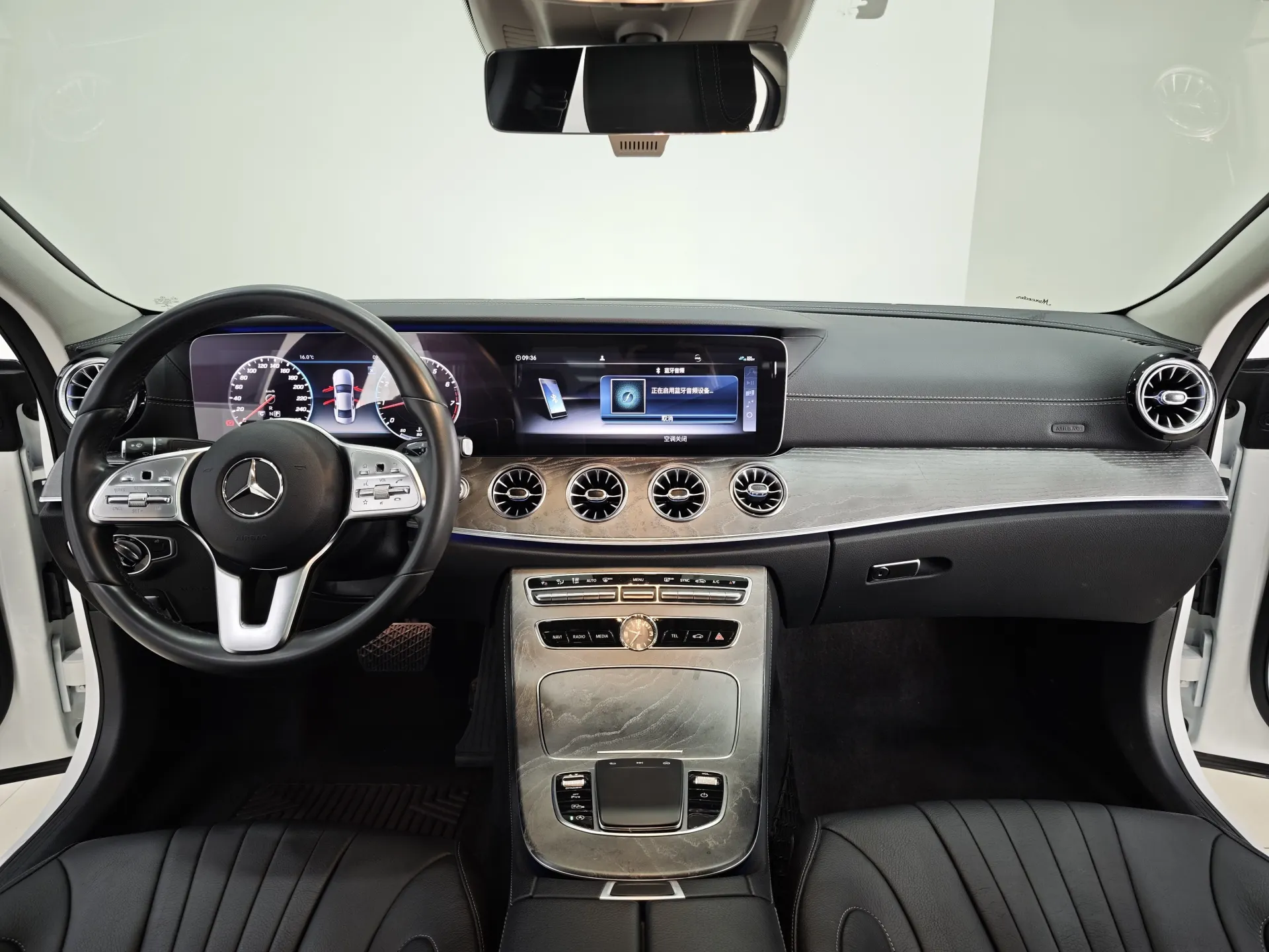 Mercedes-Benz CLS 300, 2019 11