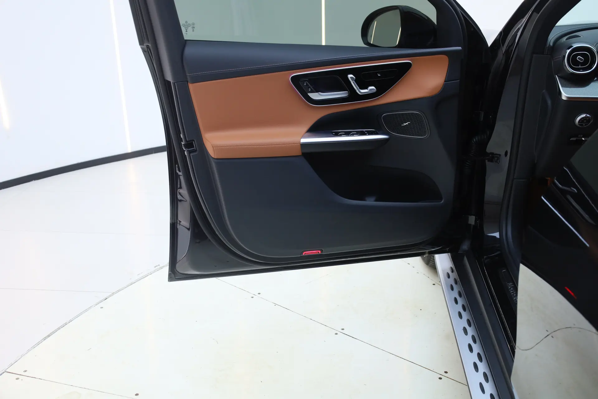 Mercedes-Benz GLC 260 L, 2025 28