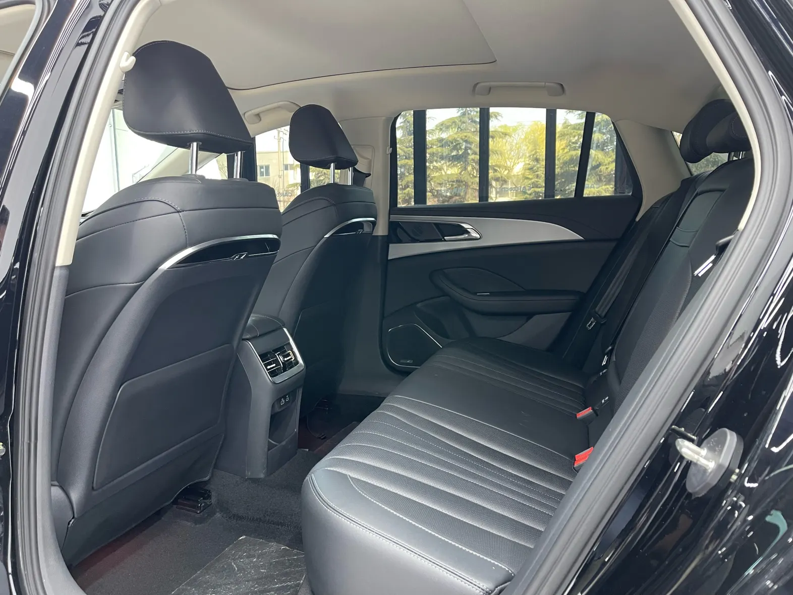 Hongqi H5, 2024 23