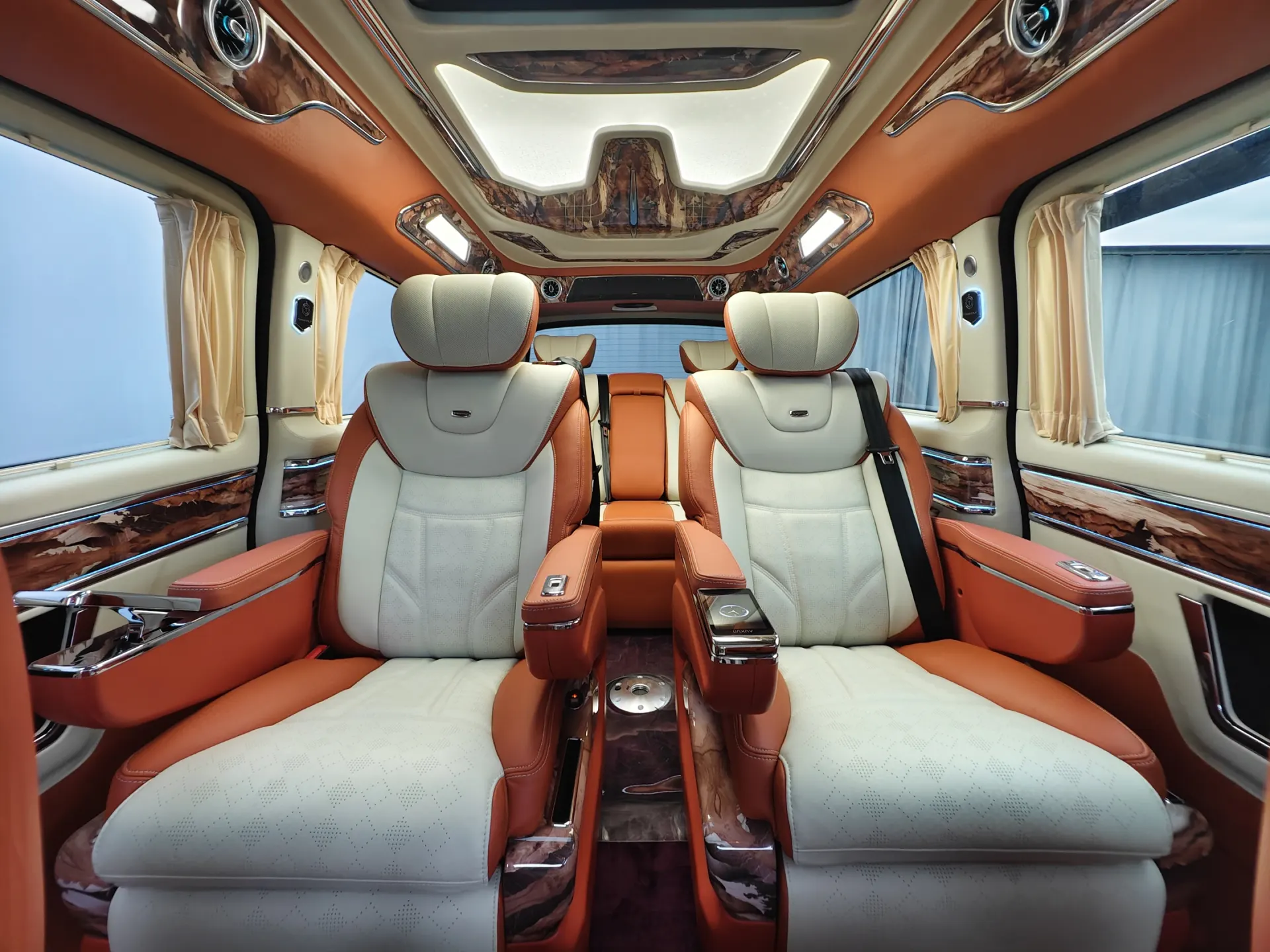 Mercedes-Benz V, 2022 21