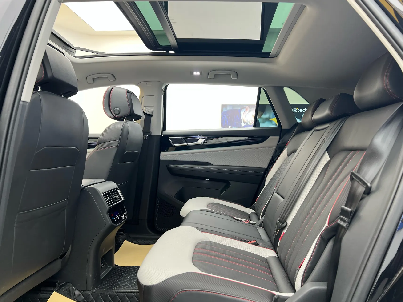Volkswagen Teramont X, 2025 21