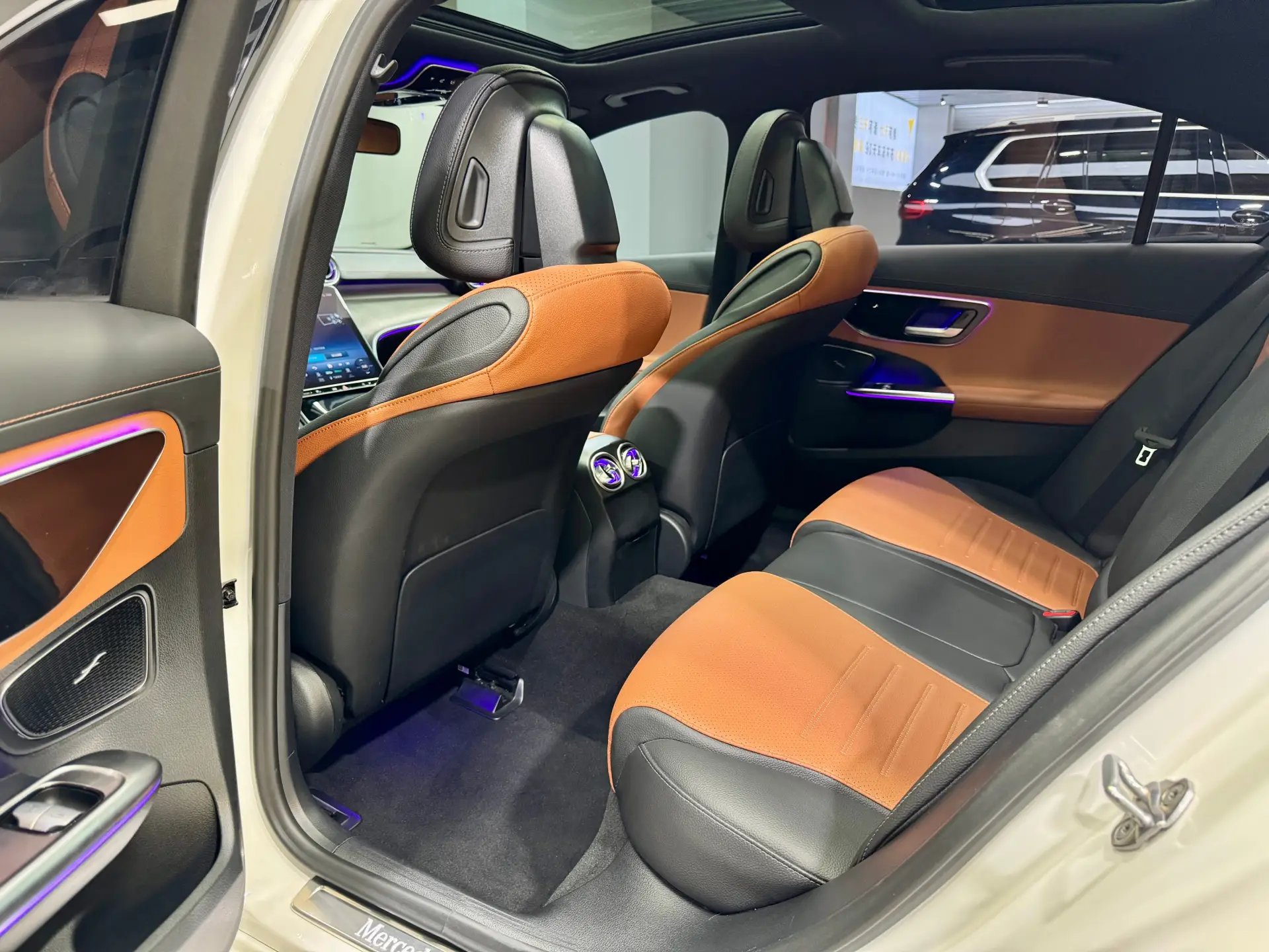 Mercedes-Benz C 260 L, 2023 25
