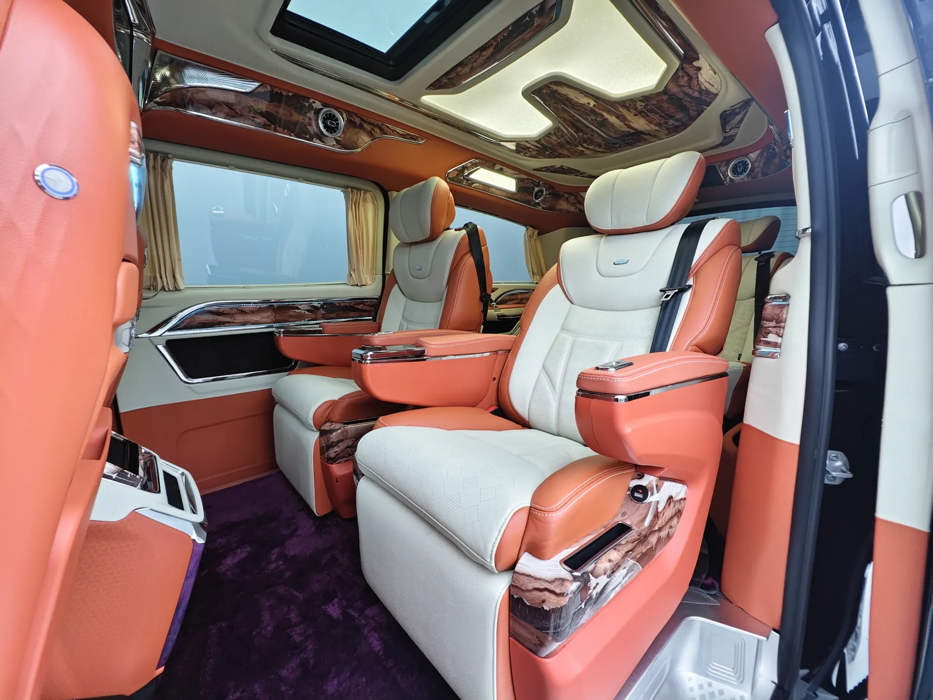 Mercedes-Benz V, 2022 14