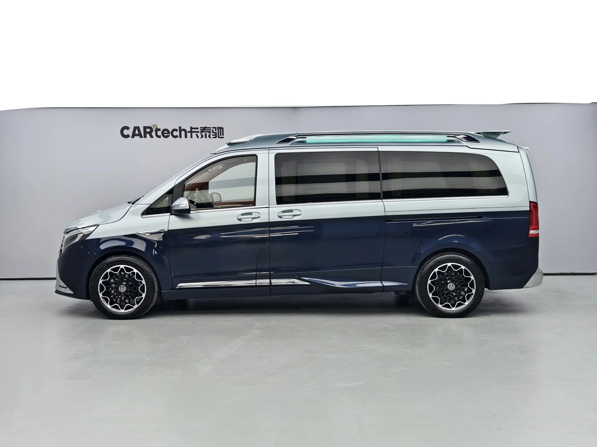Mercedes-Benz V, 2022 все фото