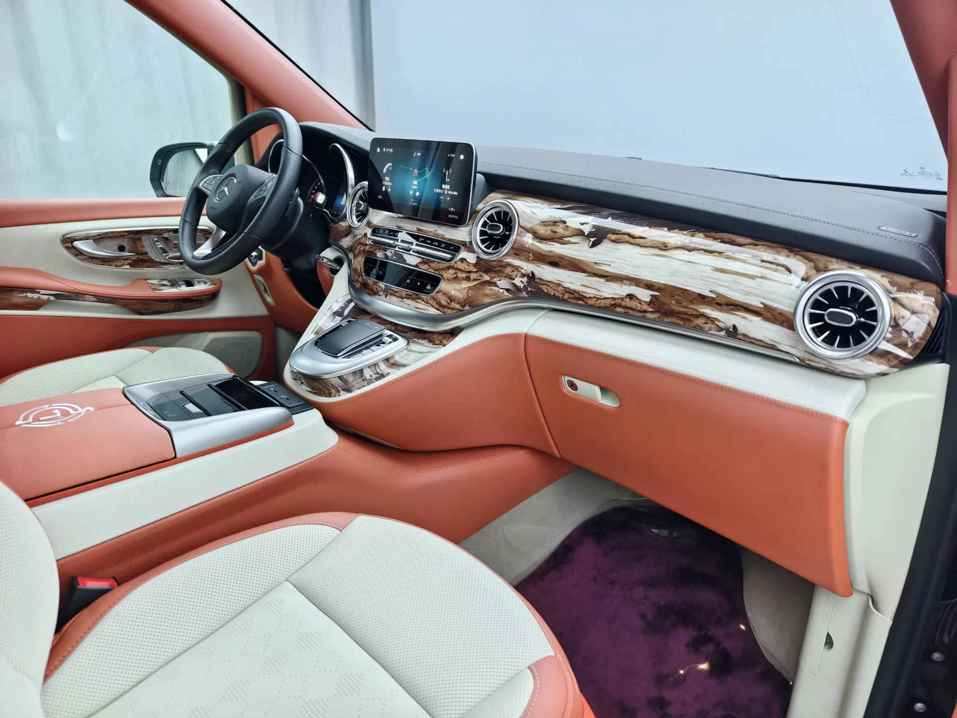 Mercedes-Benz V, 2022 13