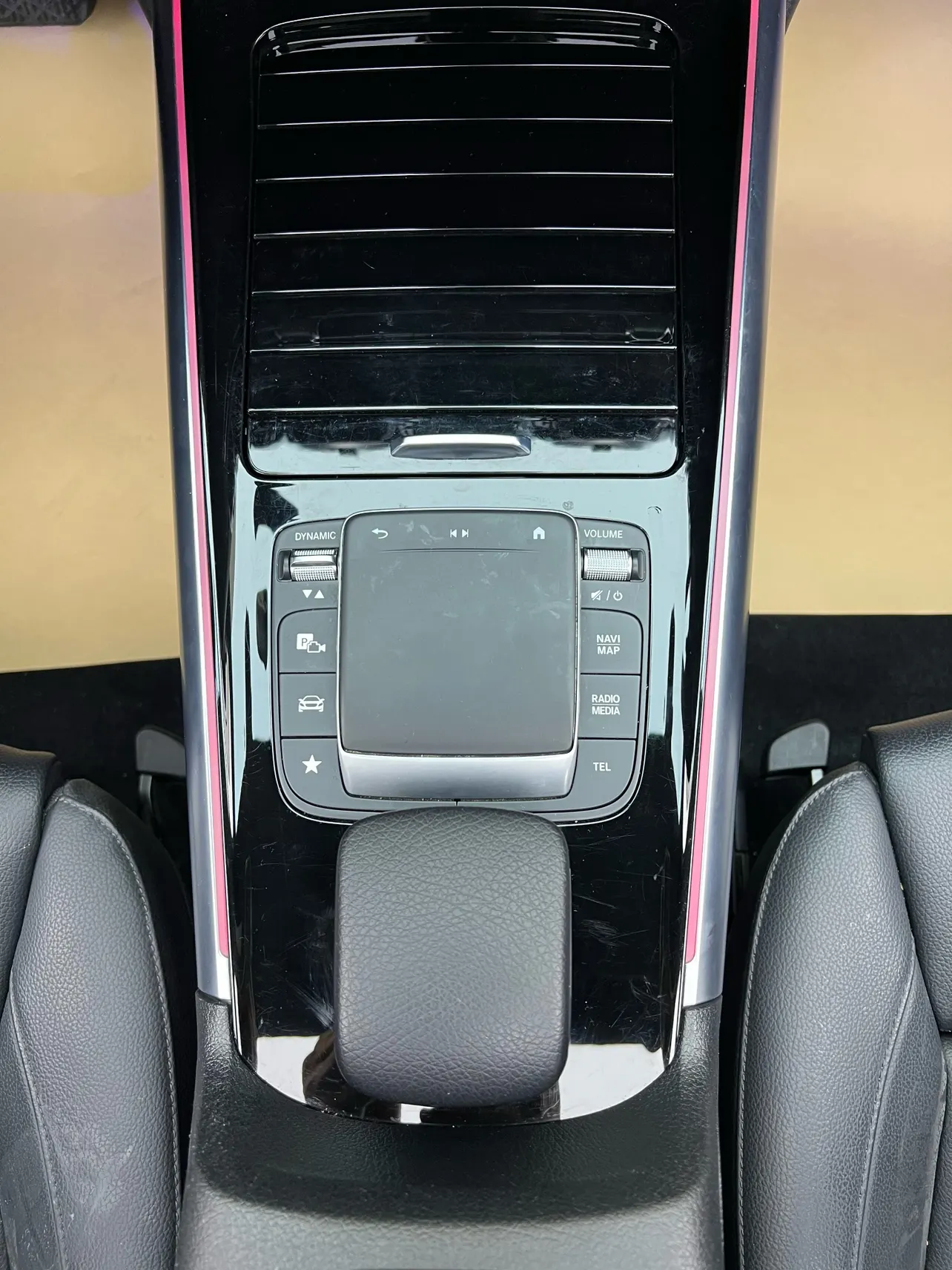 Mercedes-Benz GLA 200, 2022 21