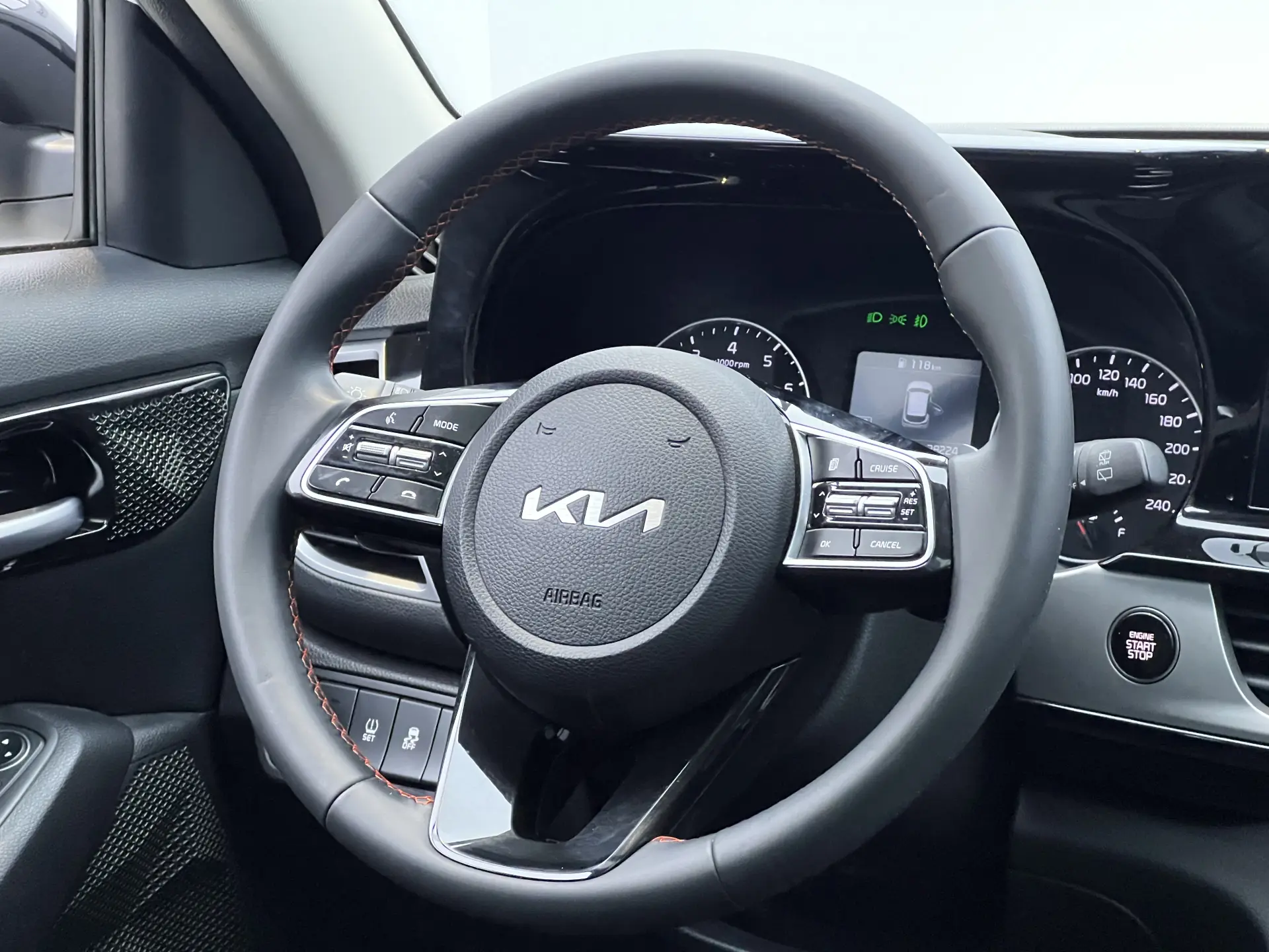 Kia KX3, 2023 24