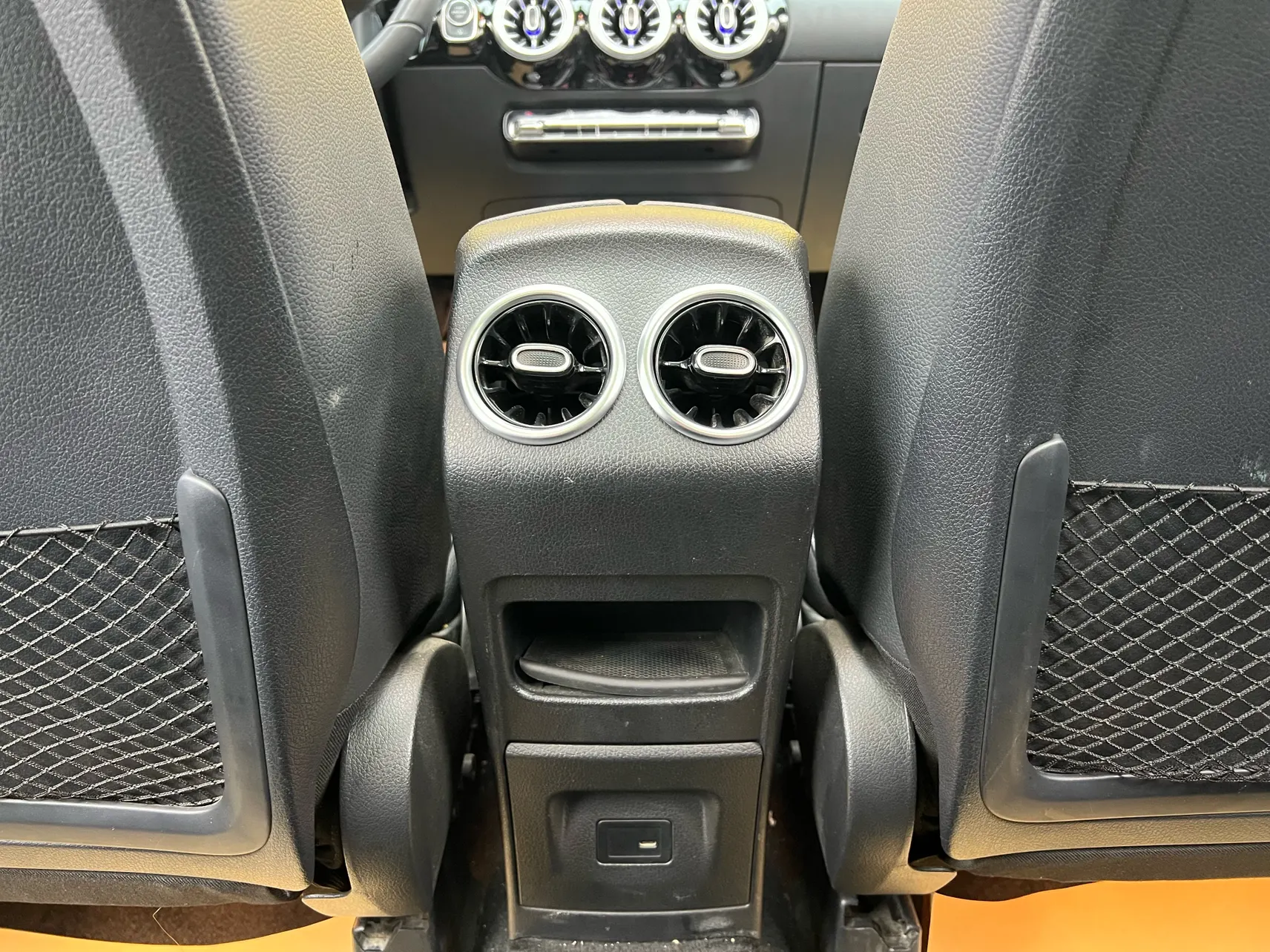 Mercedes-Benz GLA 200, 2022 30
