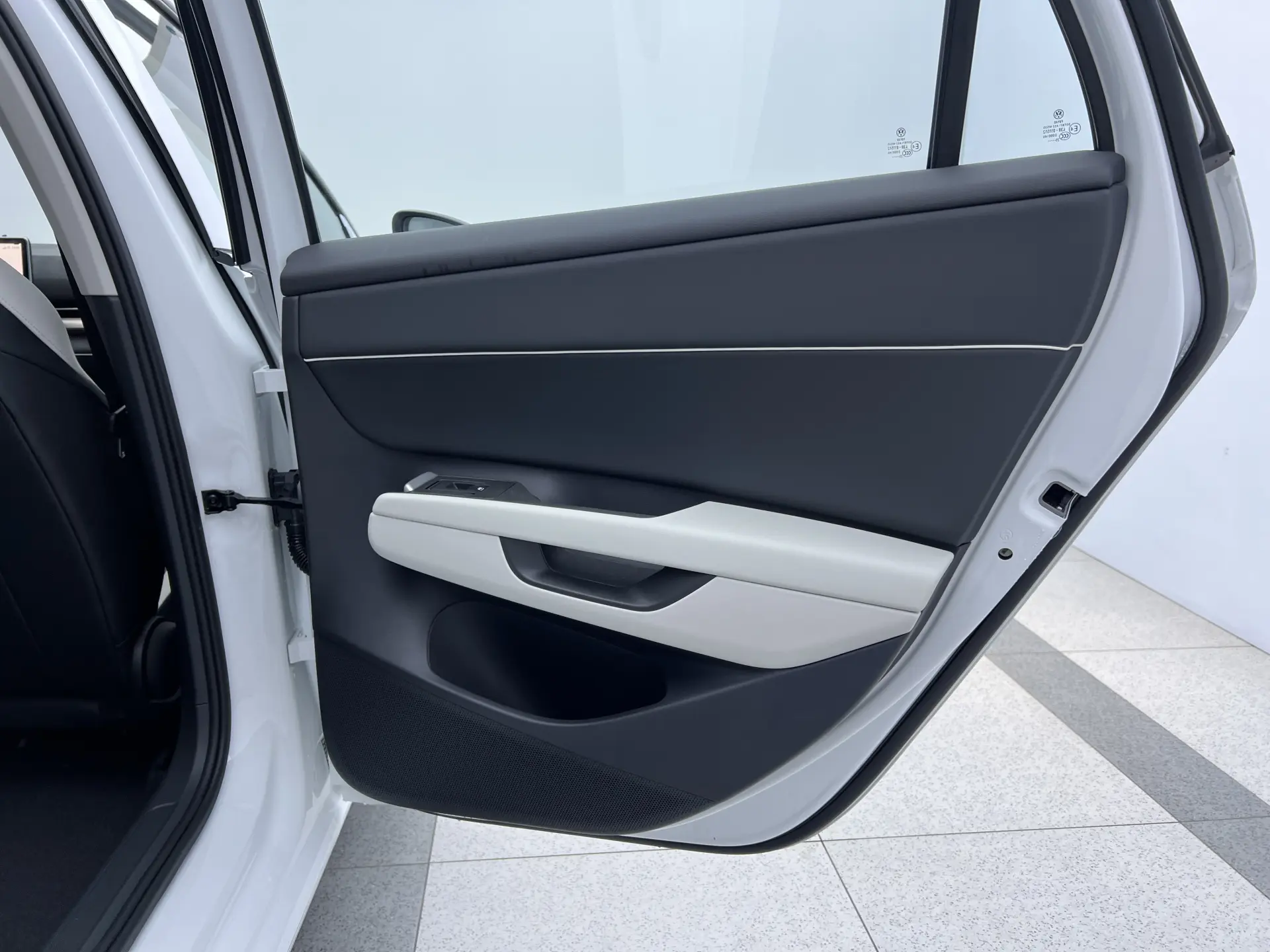 Volkswagen Sagitar, 2025 16
