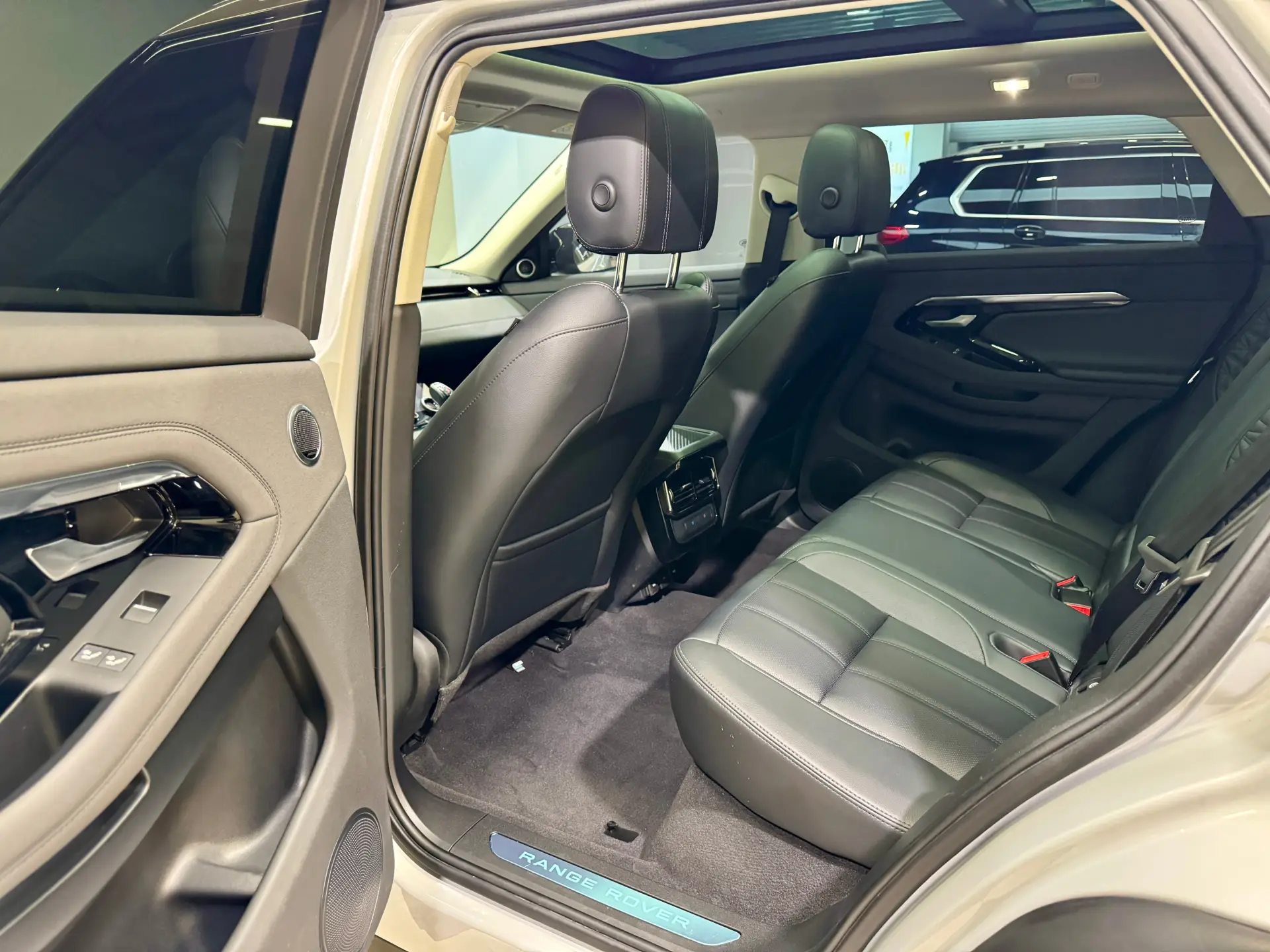 Land Rover Range Rover, 2023 25