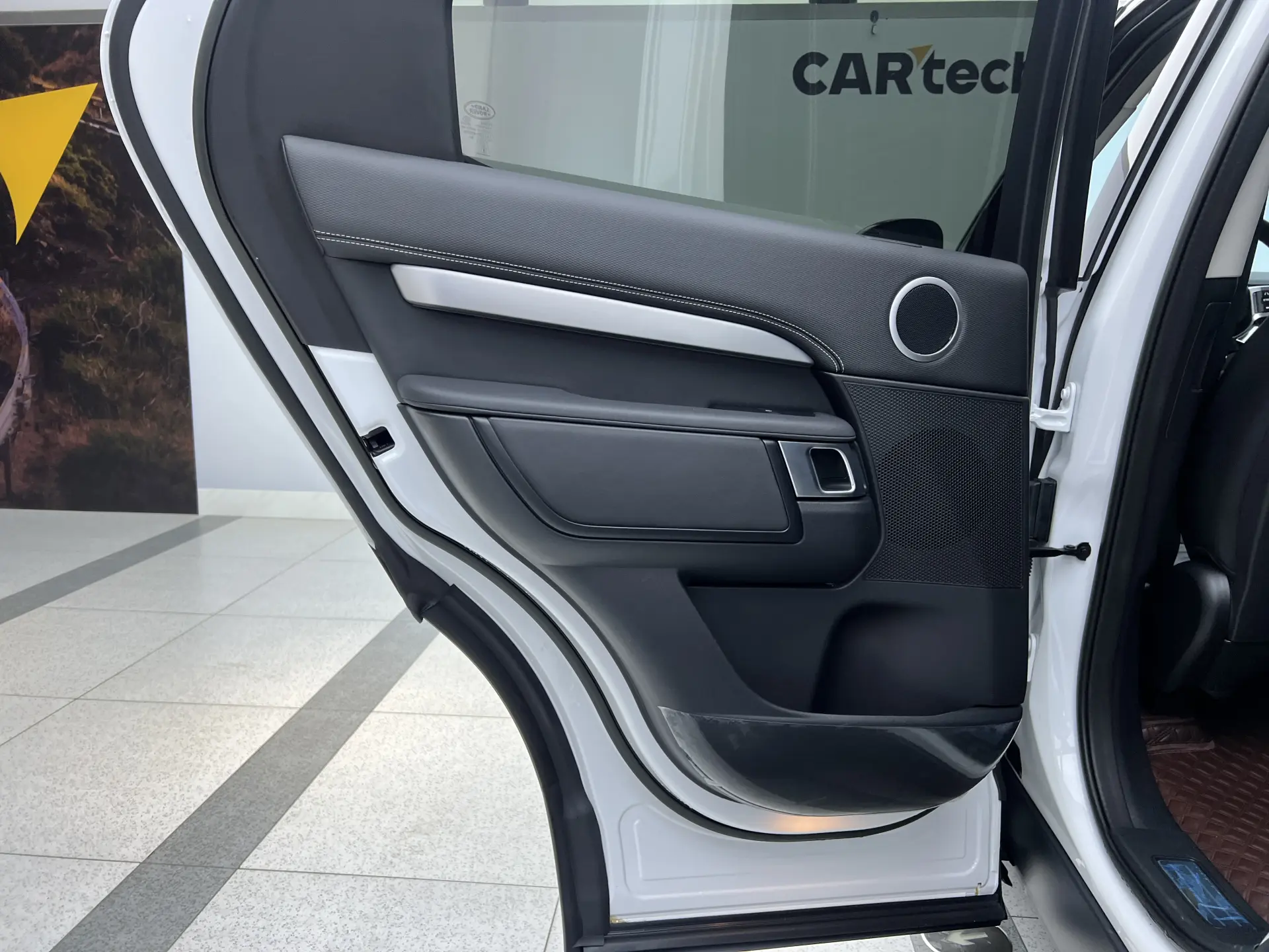 Land Rover Discovery, 2023 17