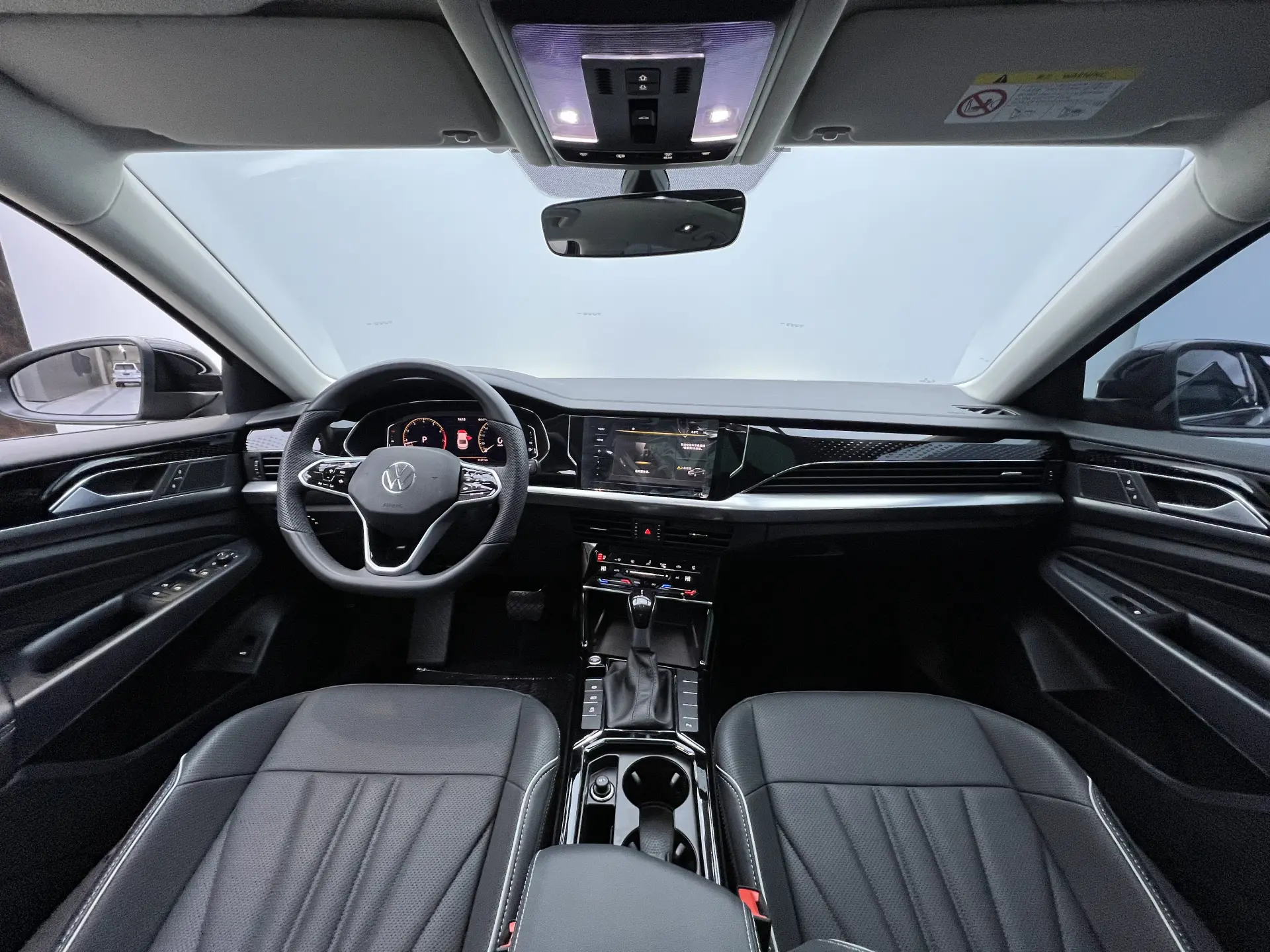 Volkswagen Passat, 2024 25