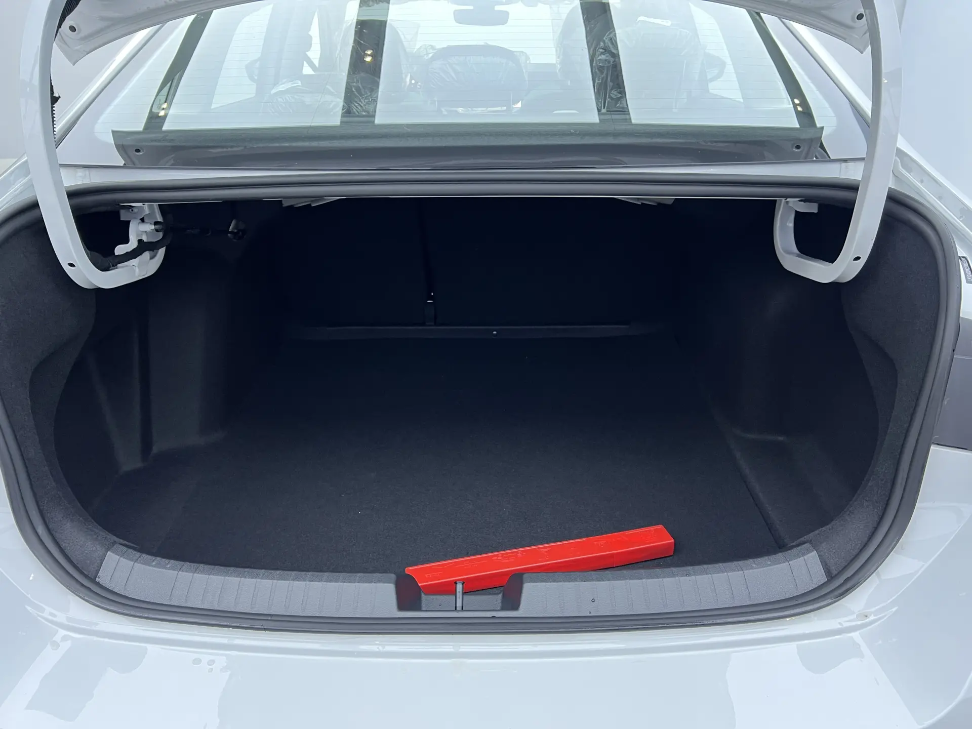 Volkswagen Sagitar, 2025 26