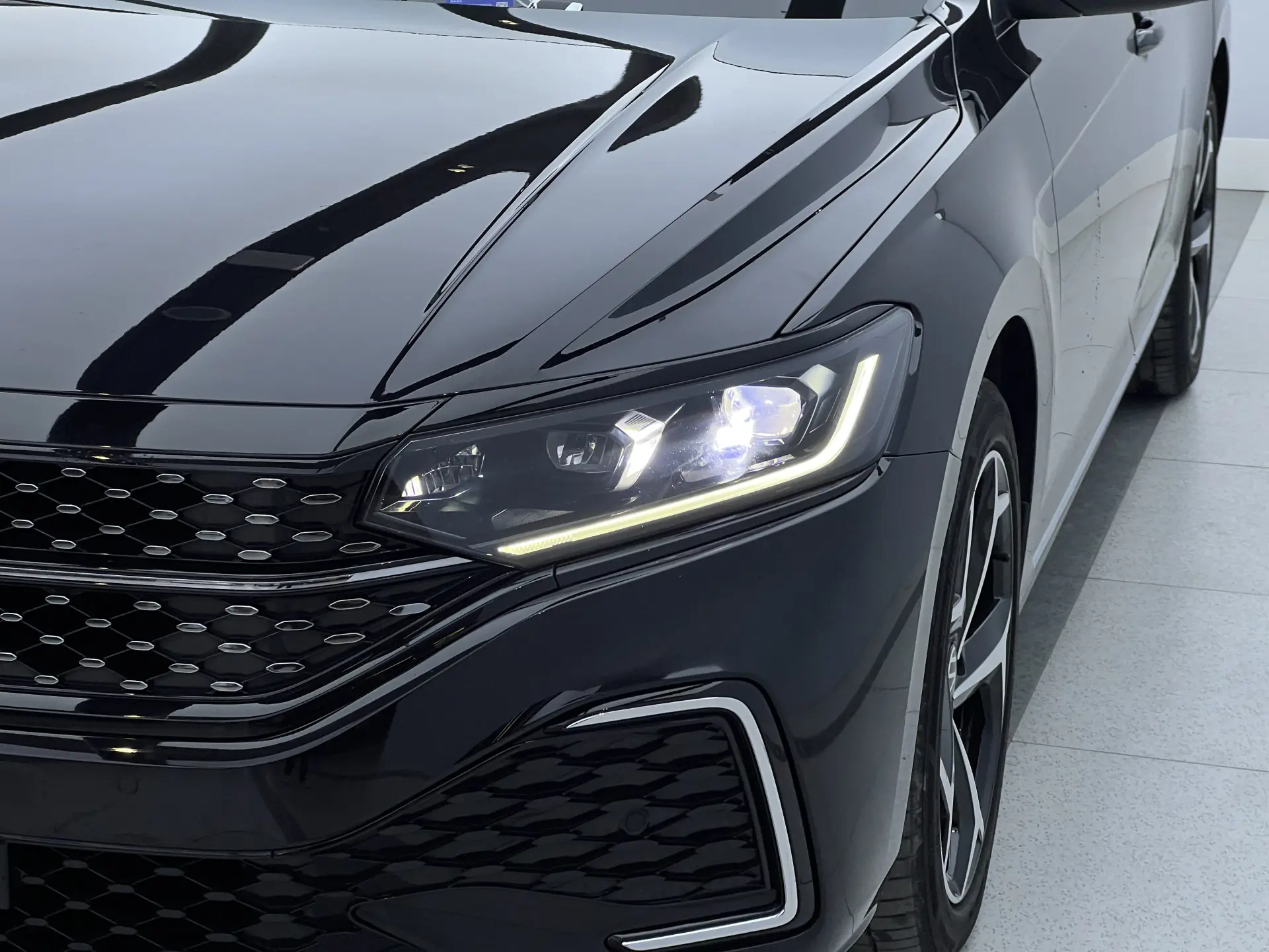 Volkswagen Passat, 2024 все фото