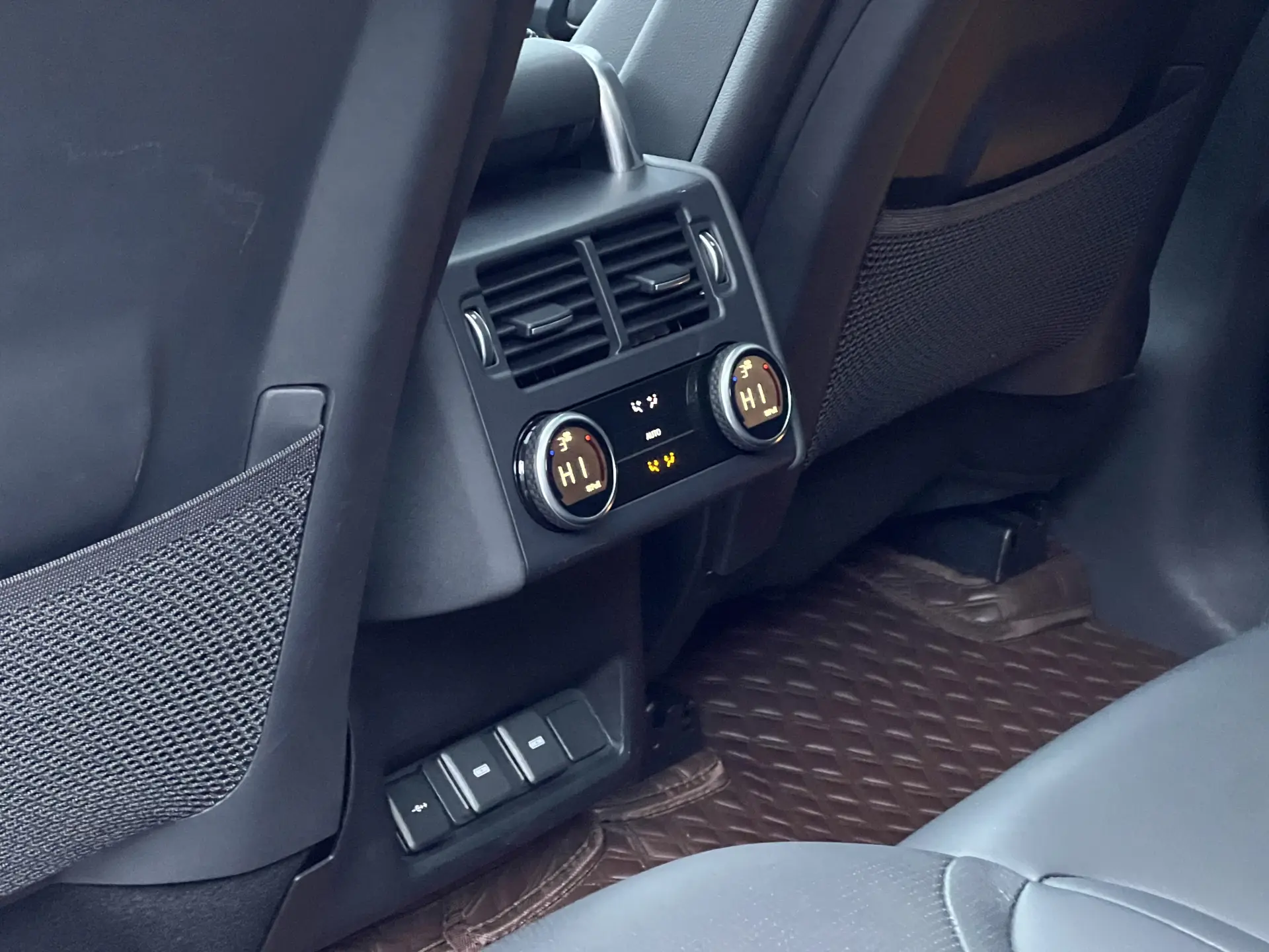 Land Rover Discovery, 2023 16