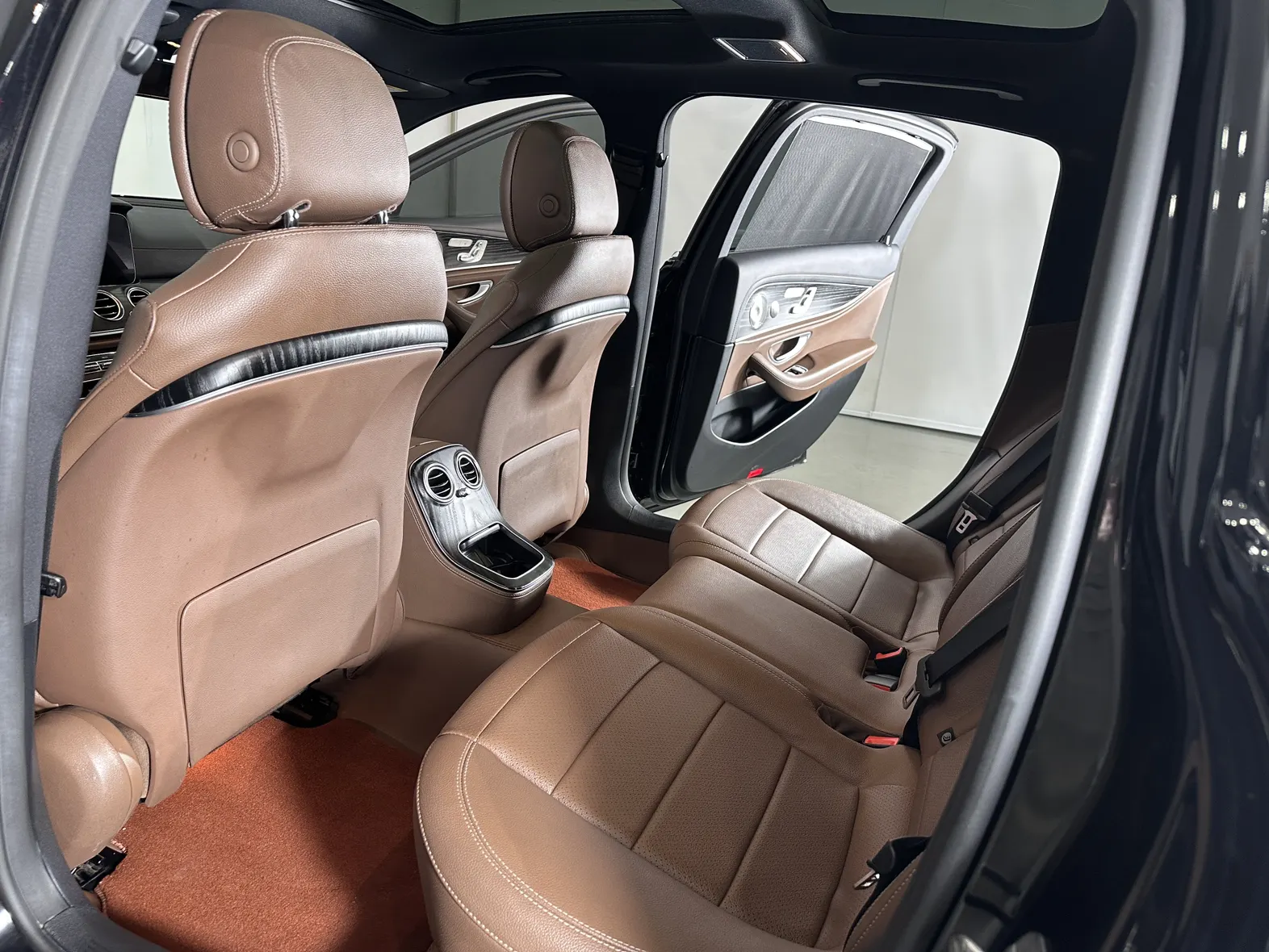 Mercedes-Benz E 300 L, 2023 18