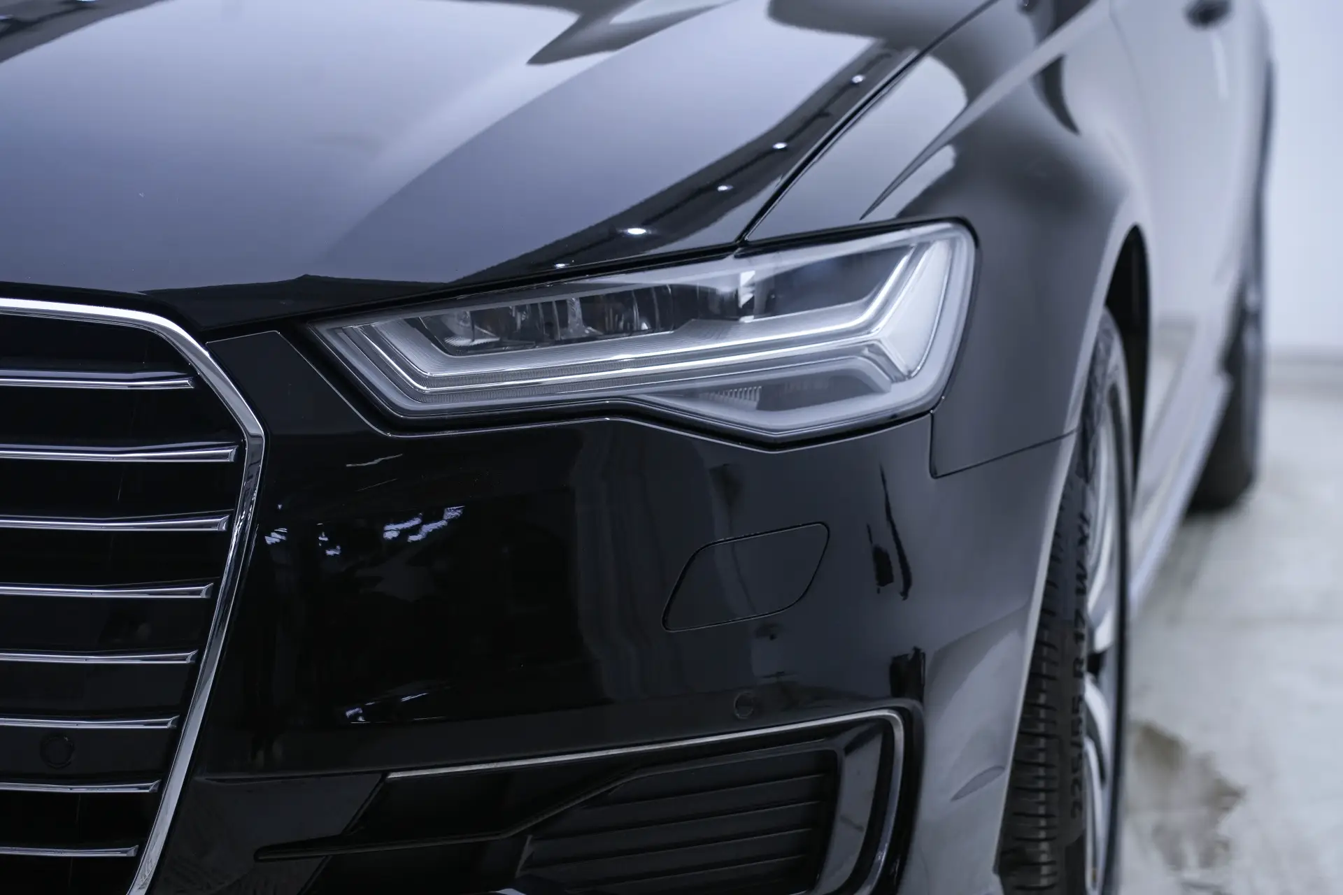 Audi A6L 30, 2017 9