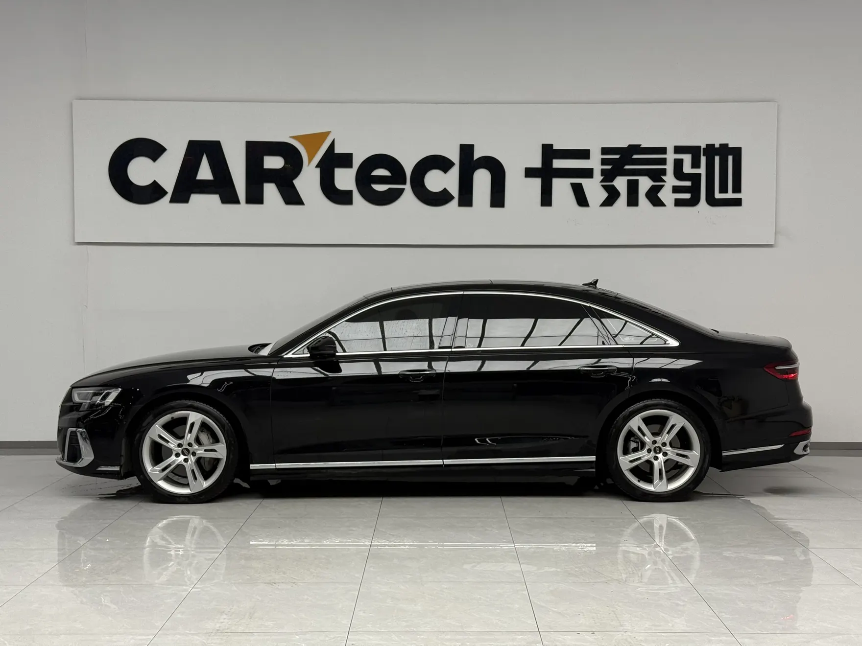 Audi A8L 50 TFSI, 2023 4