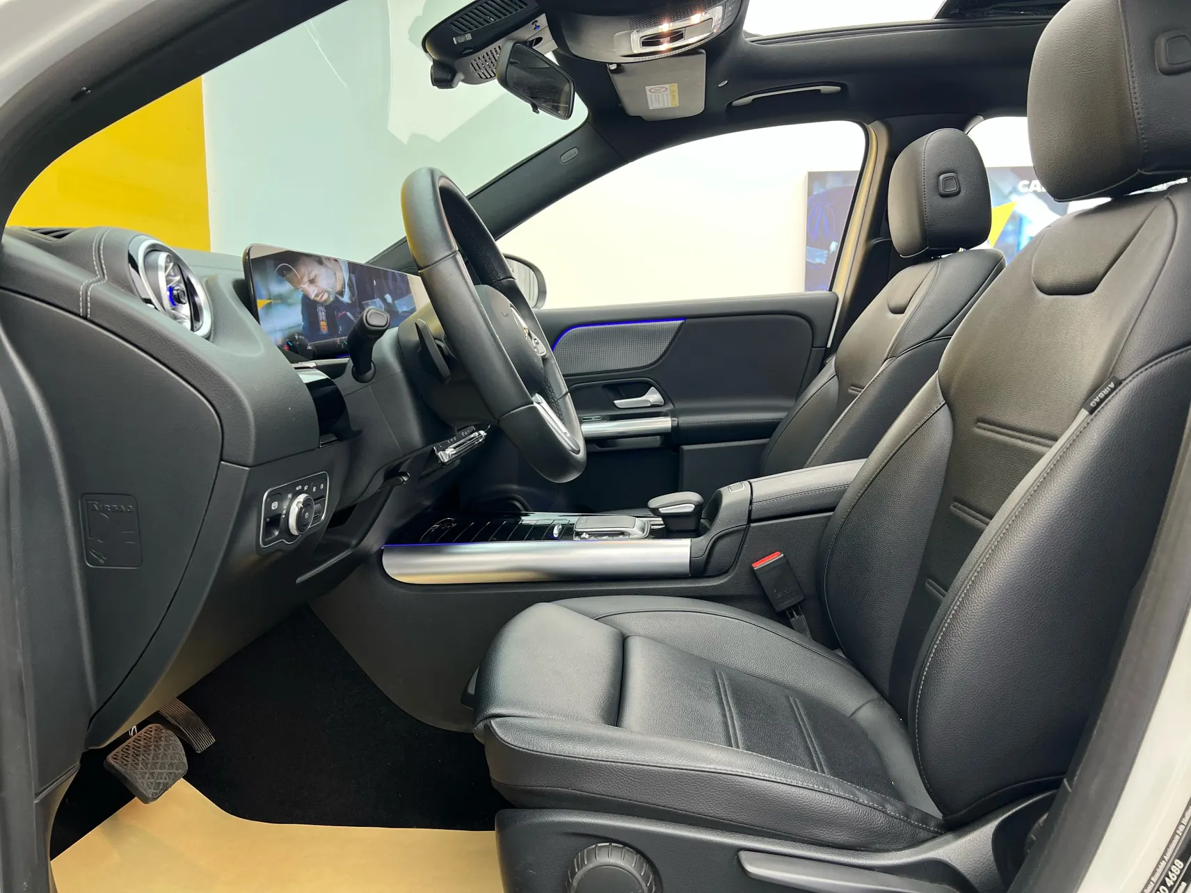 Mercedes-Benz GLA 200, 2022 18