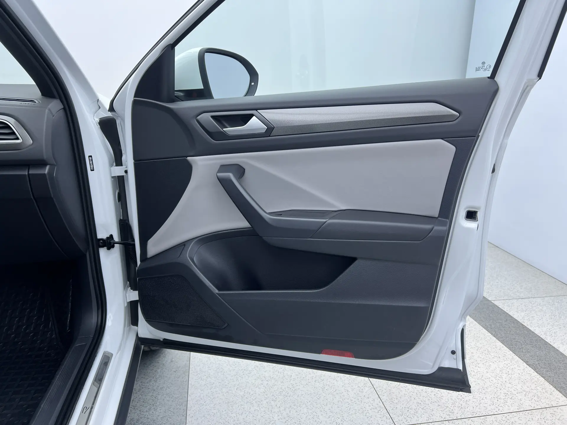 Volkswagen T-ROC, 2025 22