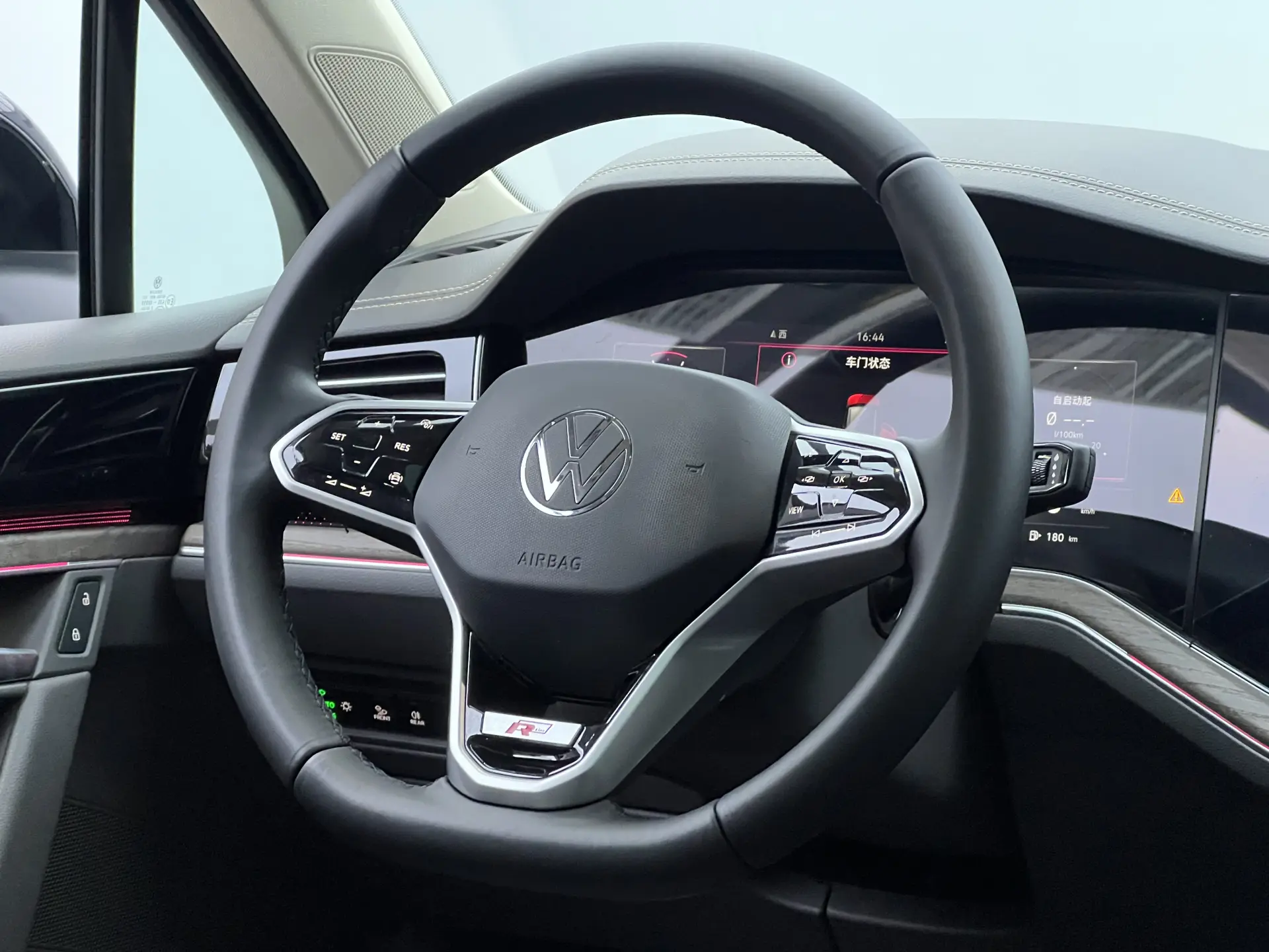 Volkswagen Touareg, 2022 26