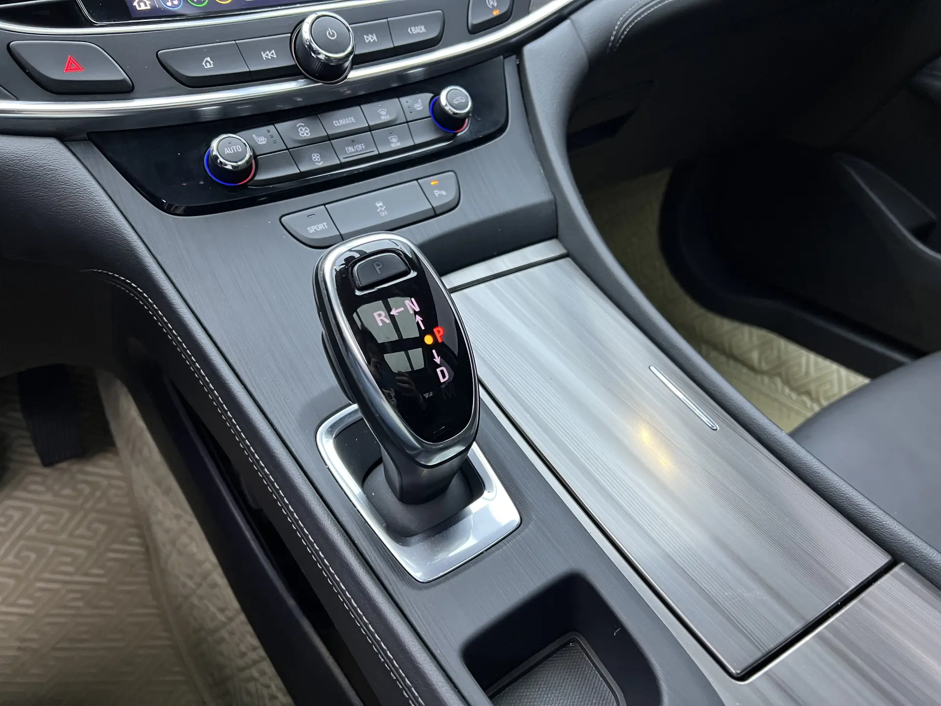 Buick LaCrosse, 2022 9