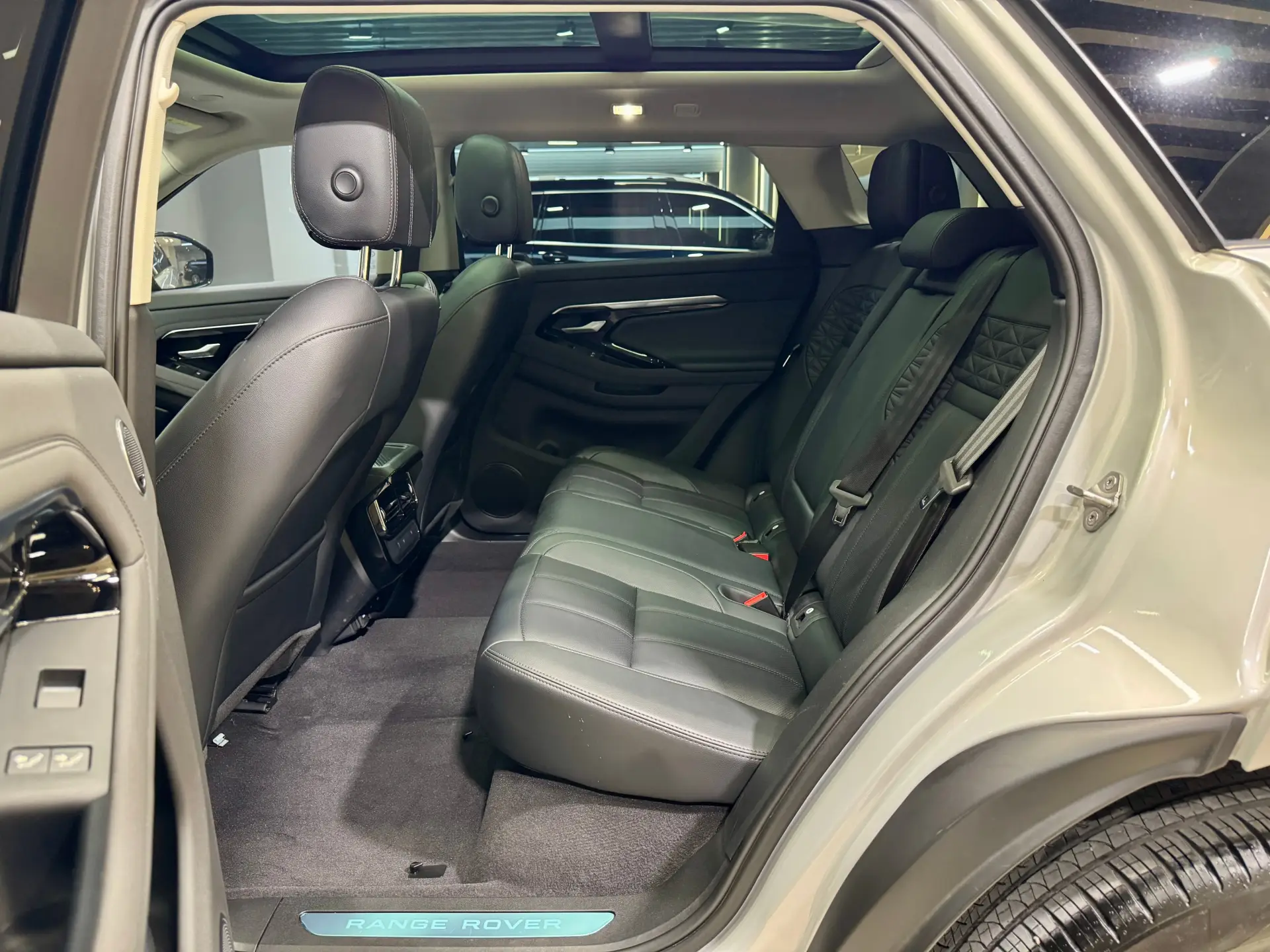 Land Rover Range Rover, 2023 24