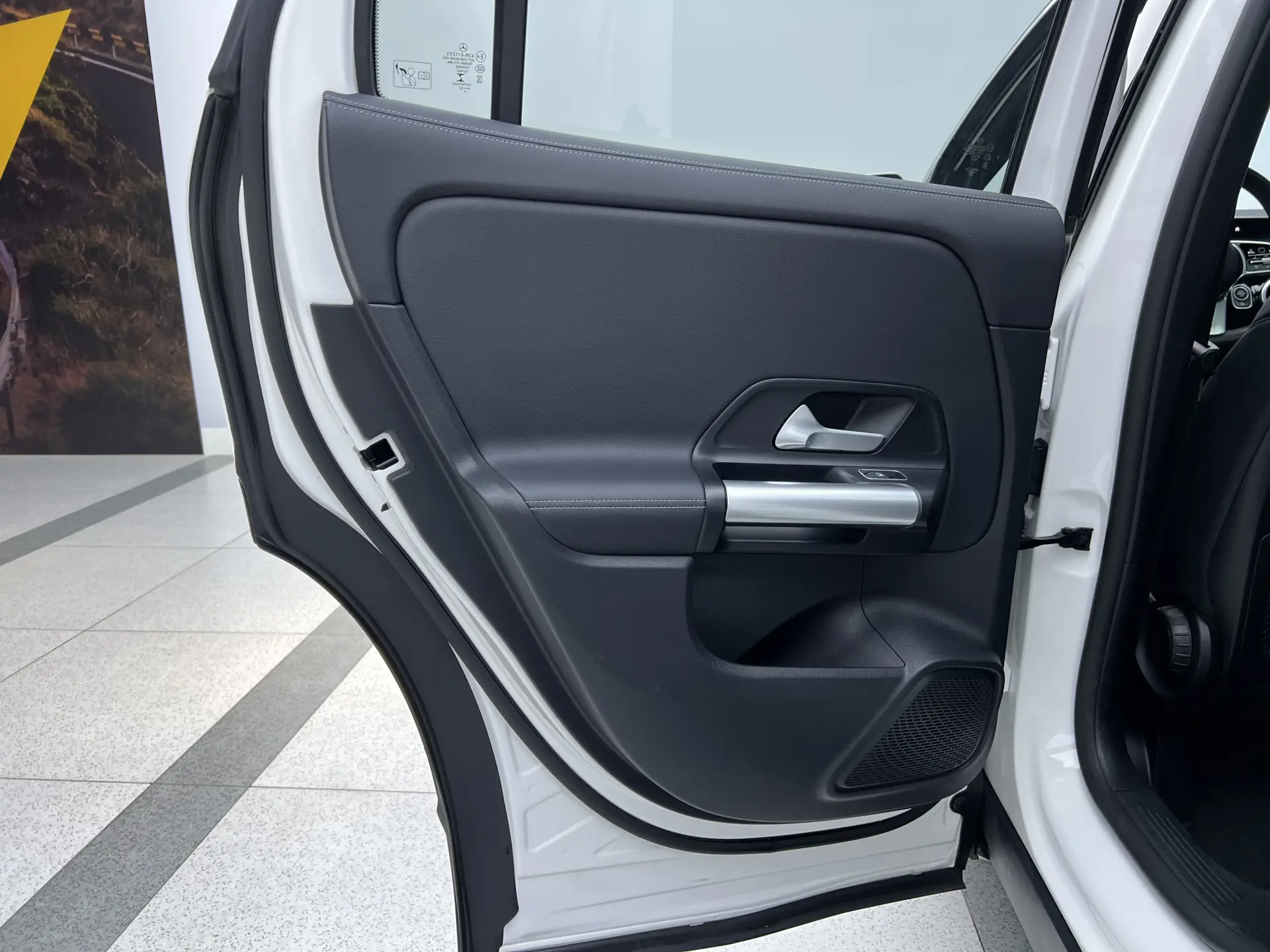 Mercedes-Benz GLA 200, 2022 16